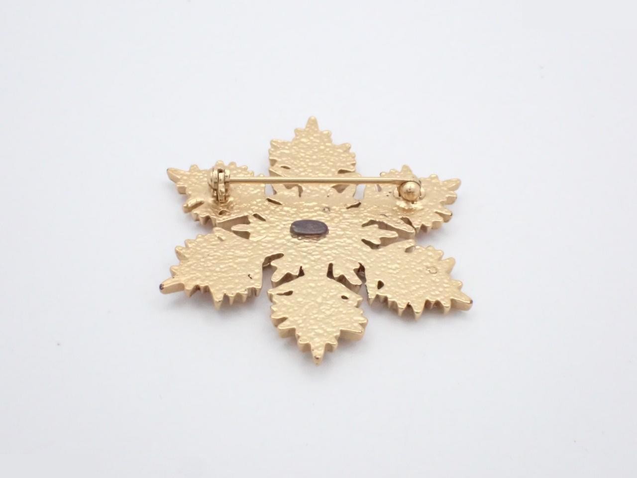 01A Brooch — view 2
