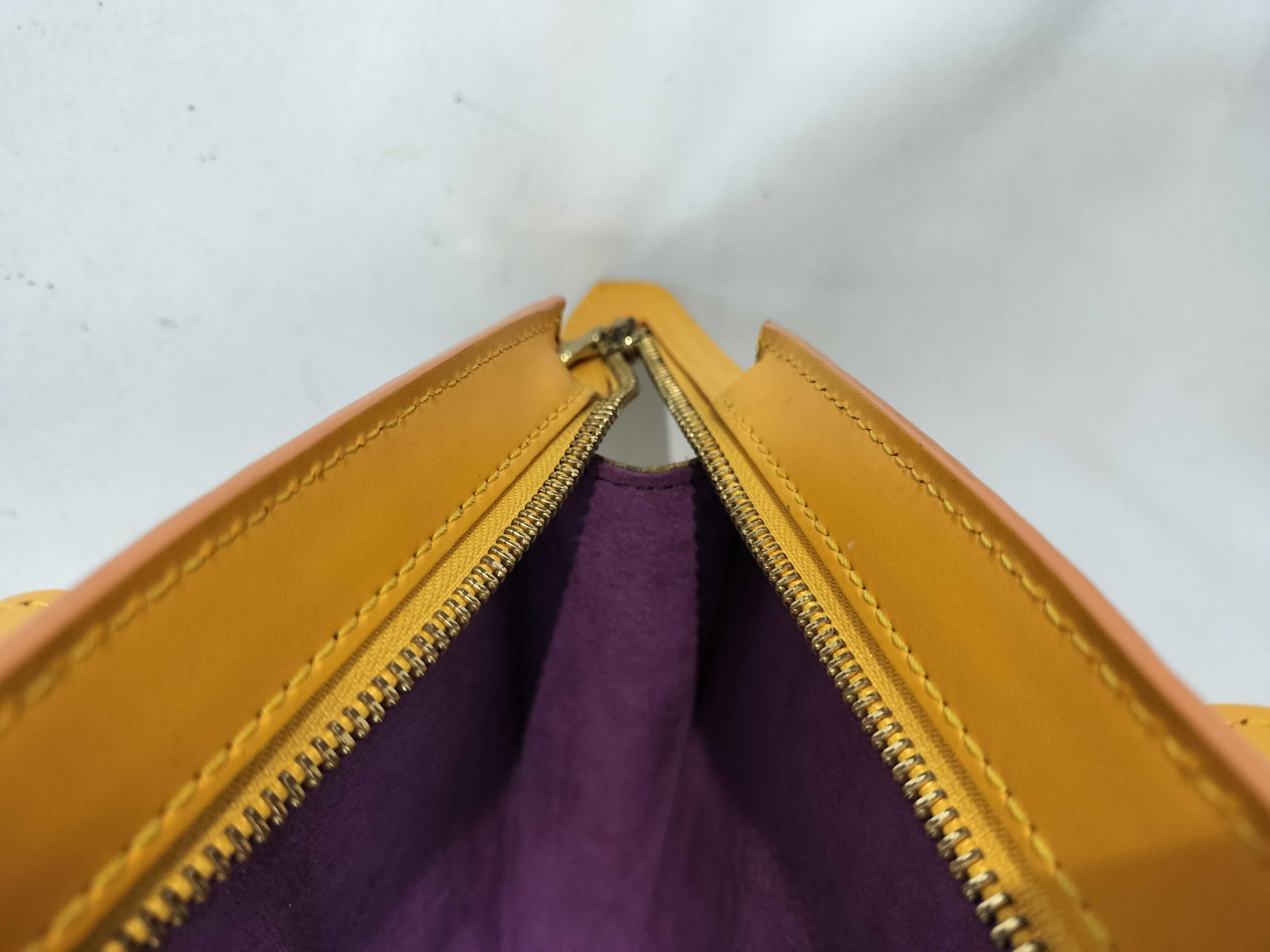 Epi Saint Jacques Handbag — view 13