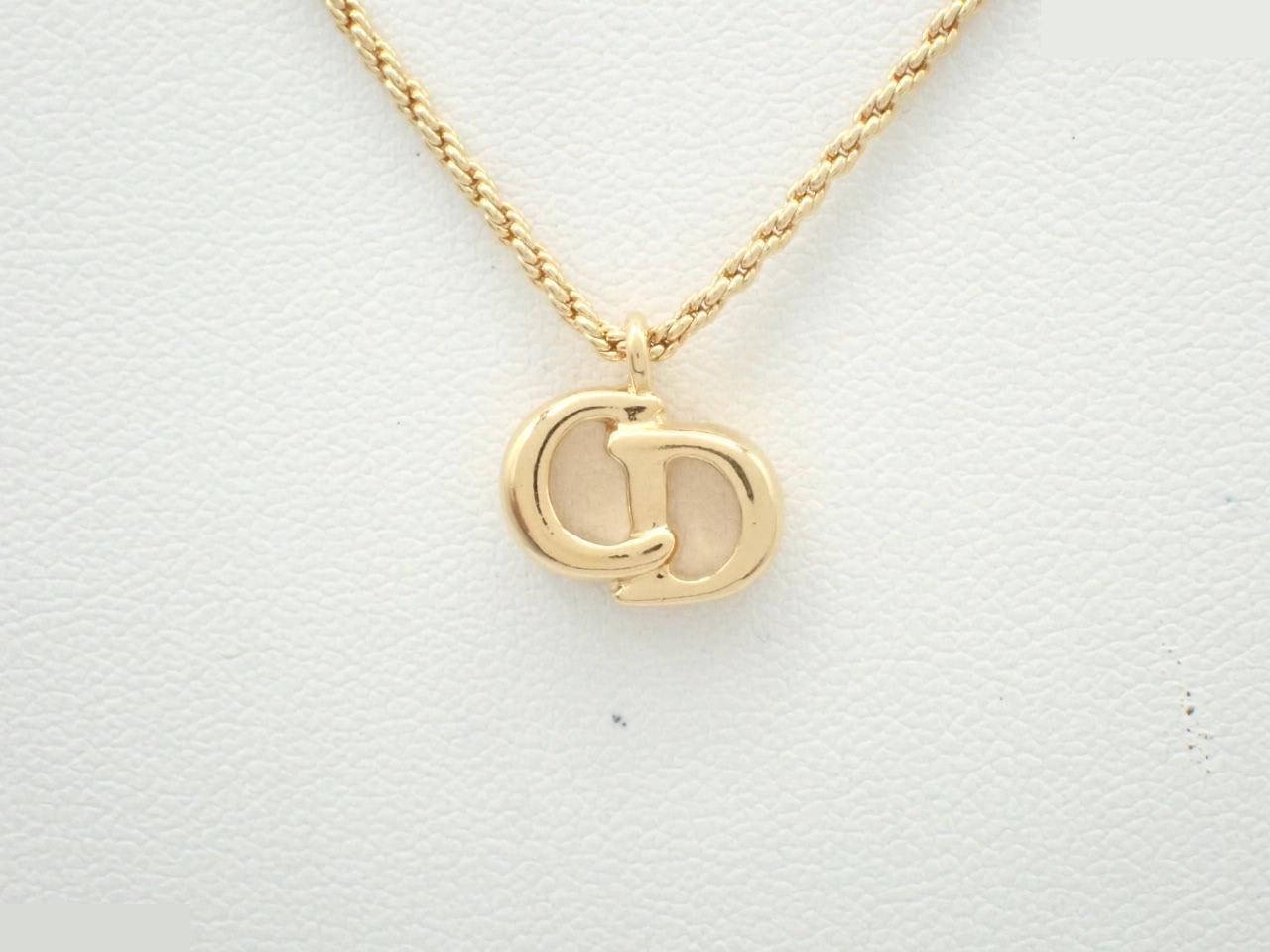 Other lines: Precious metals, necklaces, pendants