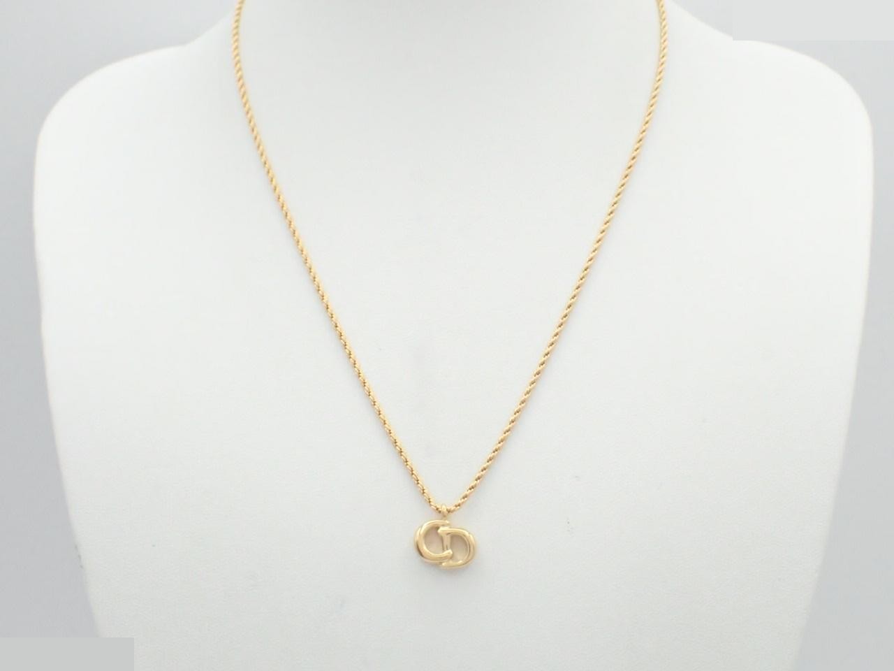 Other lines: Precious metals, necklaces, pendants — view 3