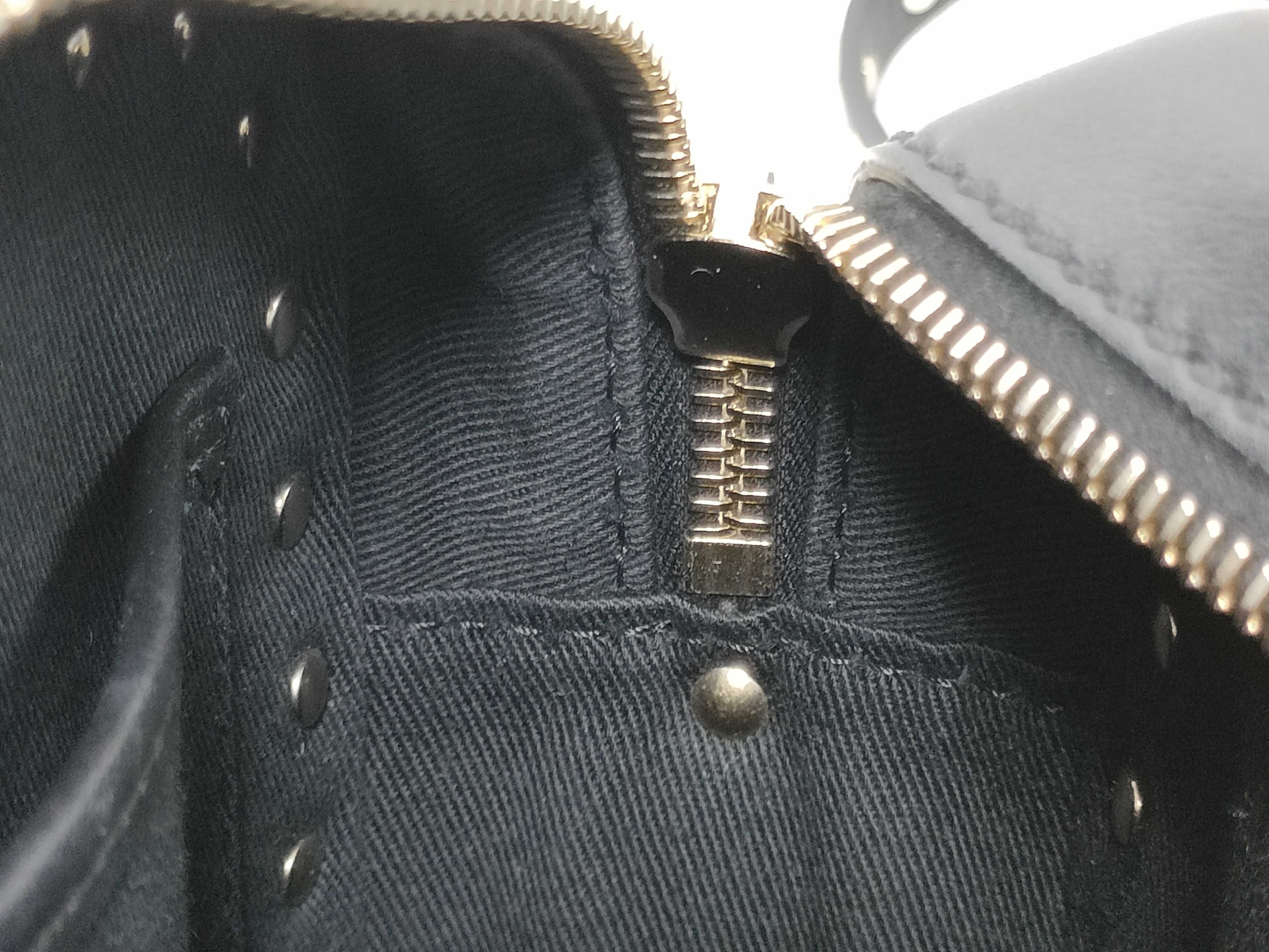 Rockstud Small Crossbody Bag Black Shoulder Bag — view 13