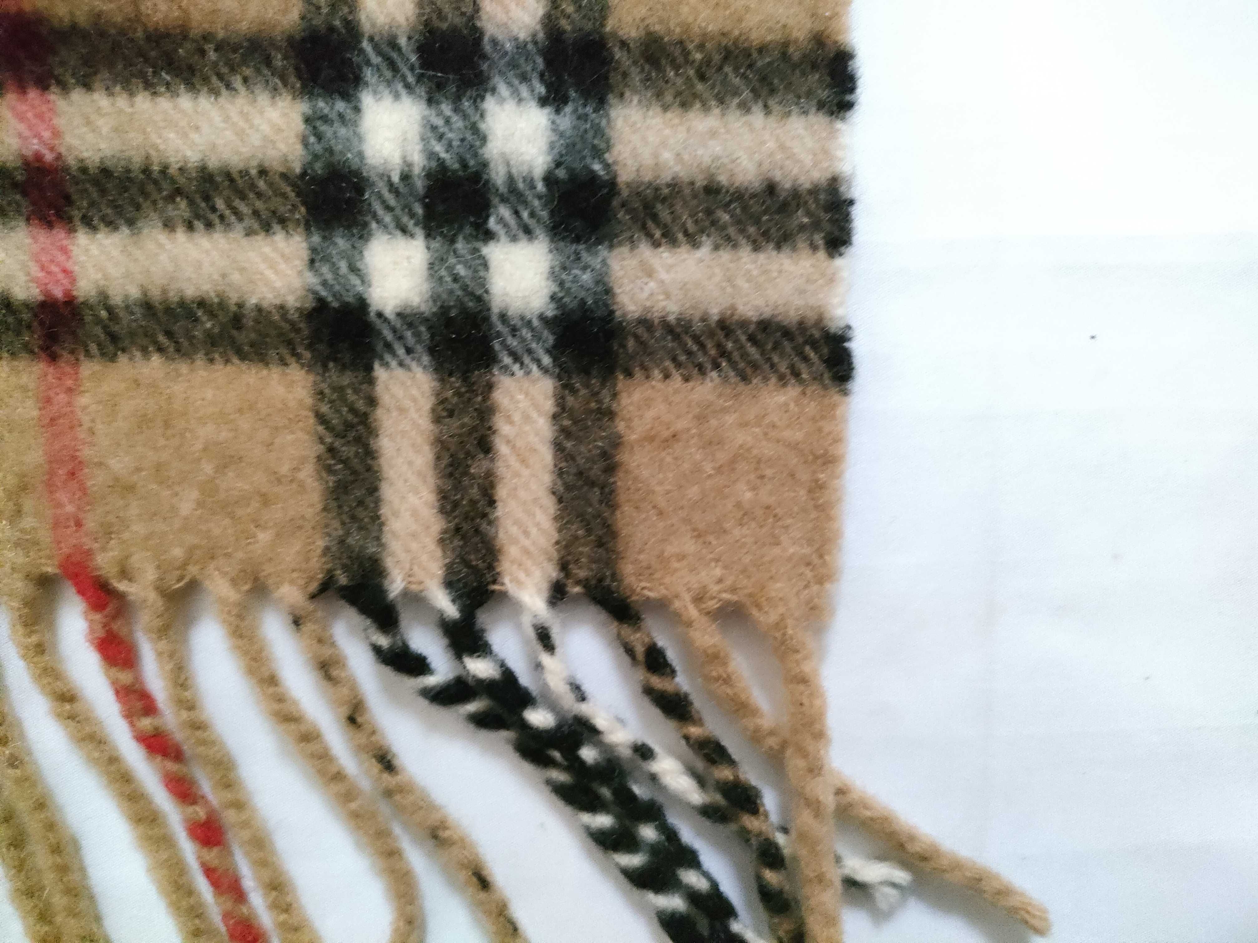 100% Cashmere Scarf, Nova Check Pattern, and other accessories. — view 4