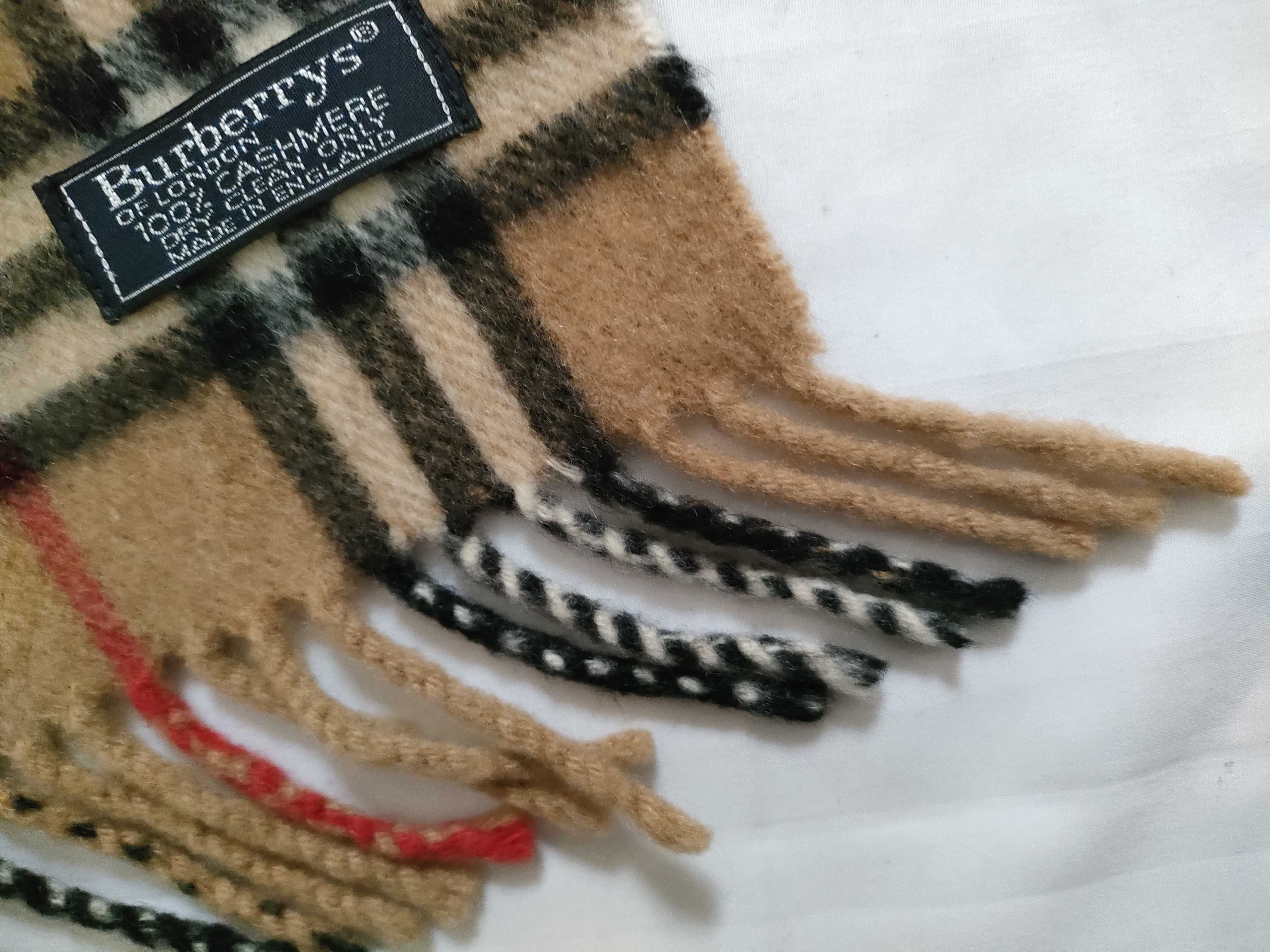 100% Cashmere Scarf, Nova Check Pattern, and other accessories. — view 7