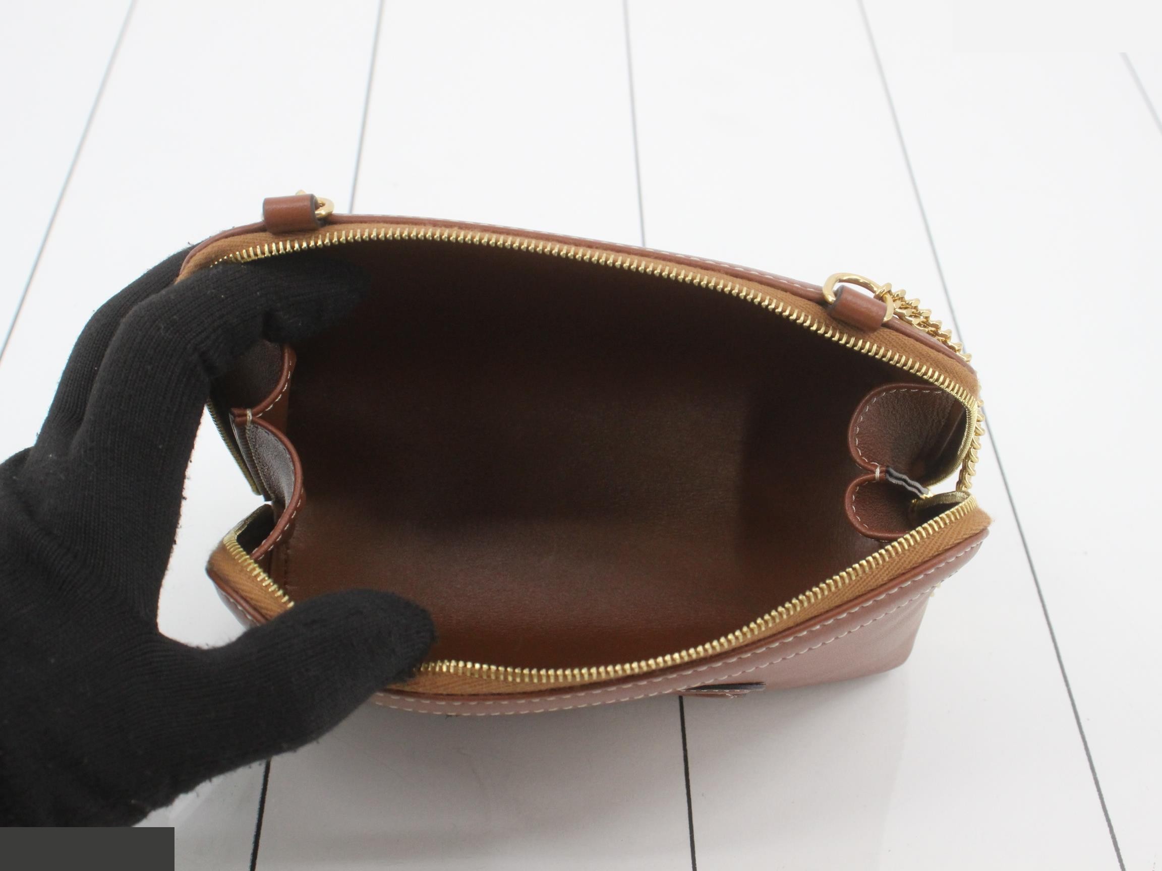 Cuir Triomphe Chain Shoulder Bag — view 4