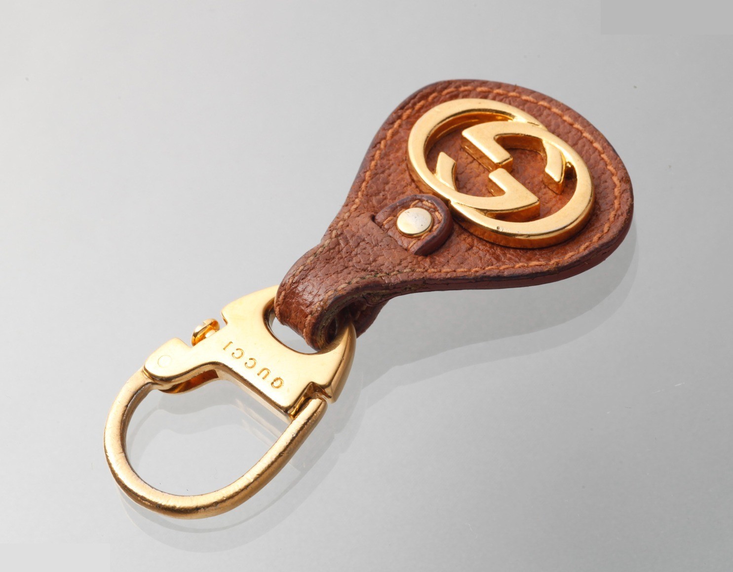 Interlocking G Keyring — view 3