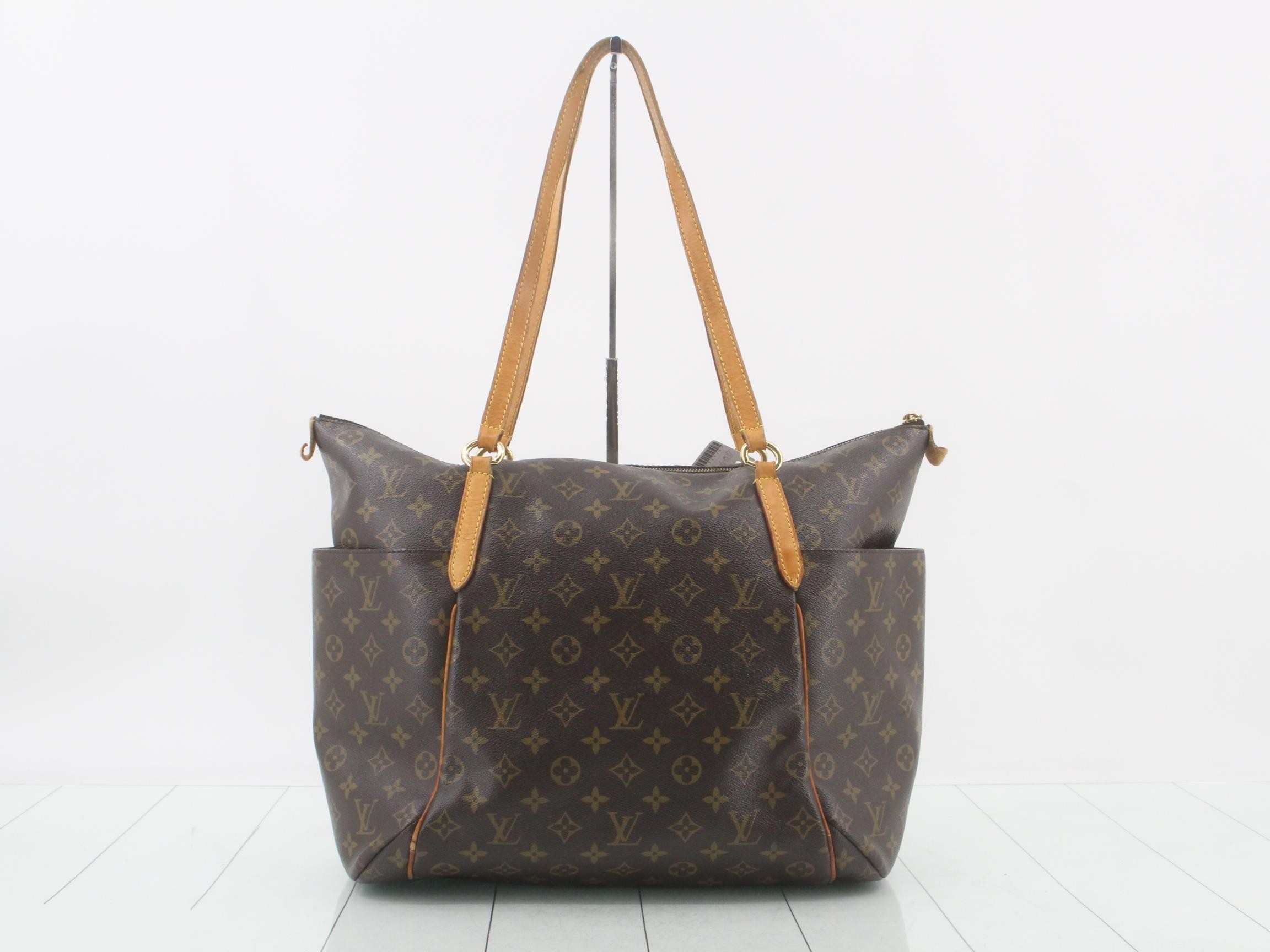 Monogram Totally — view 2