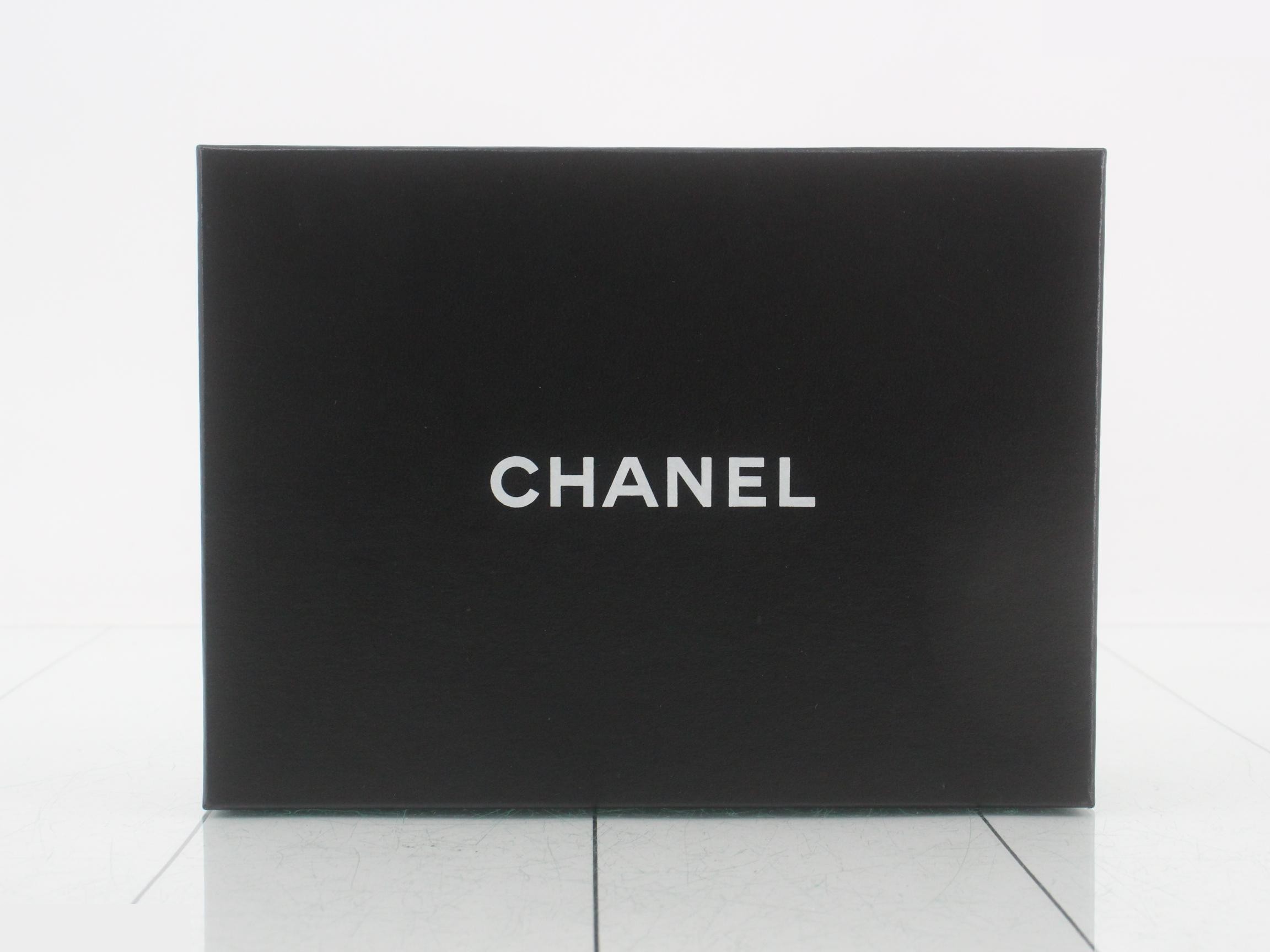 Table 5: CHANEL Caviar Skin Coco Mark — view 5