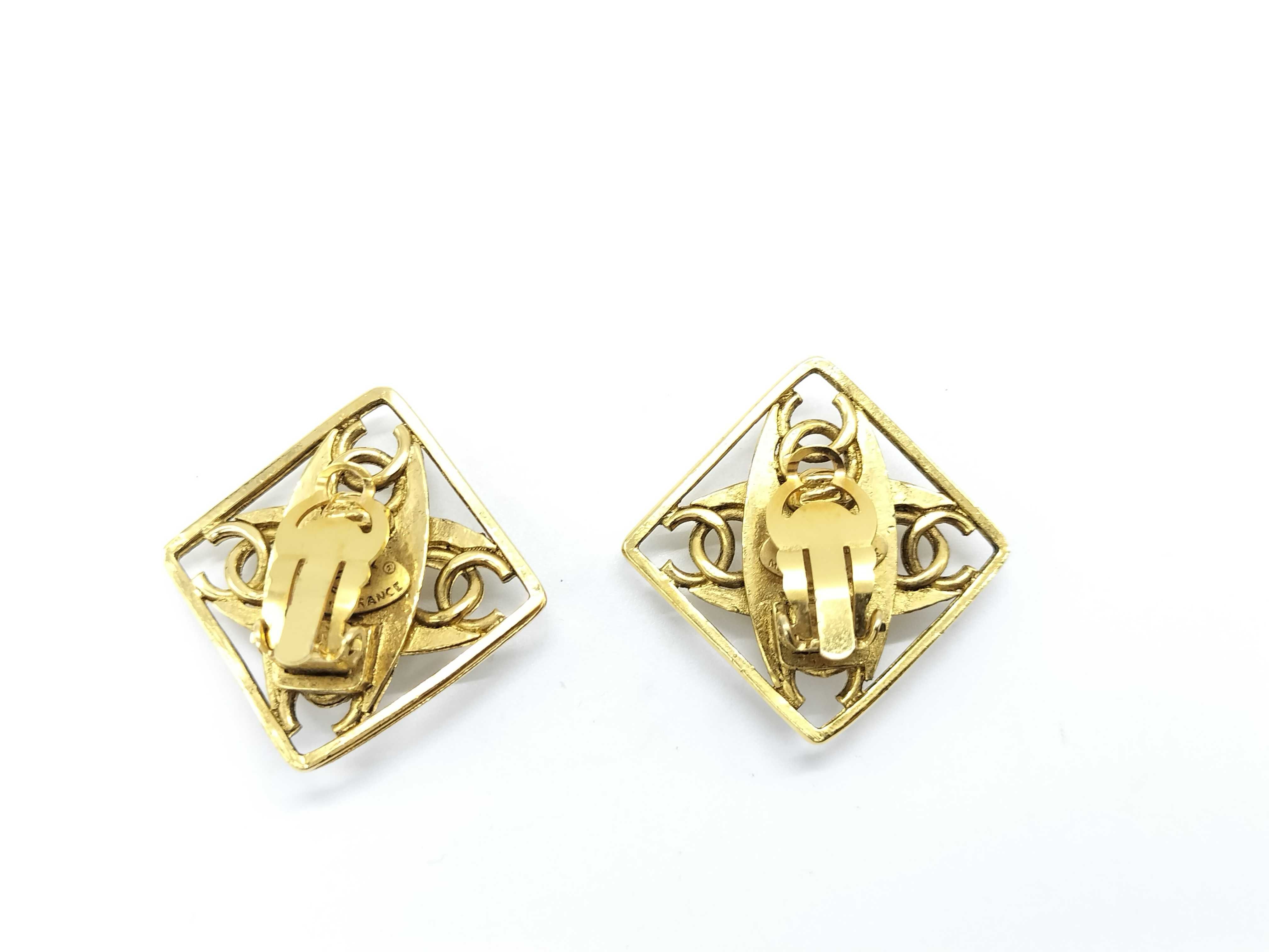 Pearl Earrings, Gold Vintage Earrings — view 3