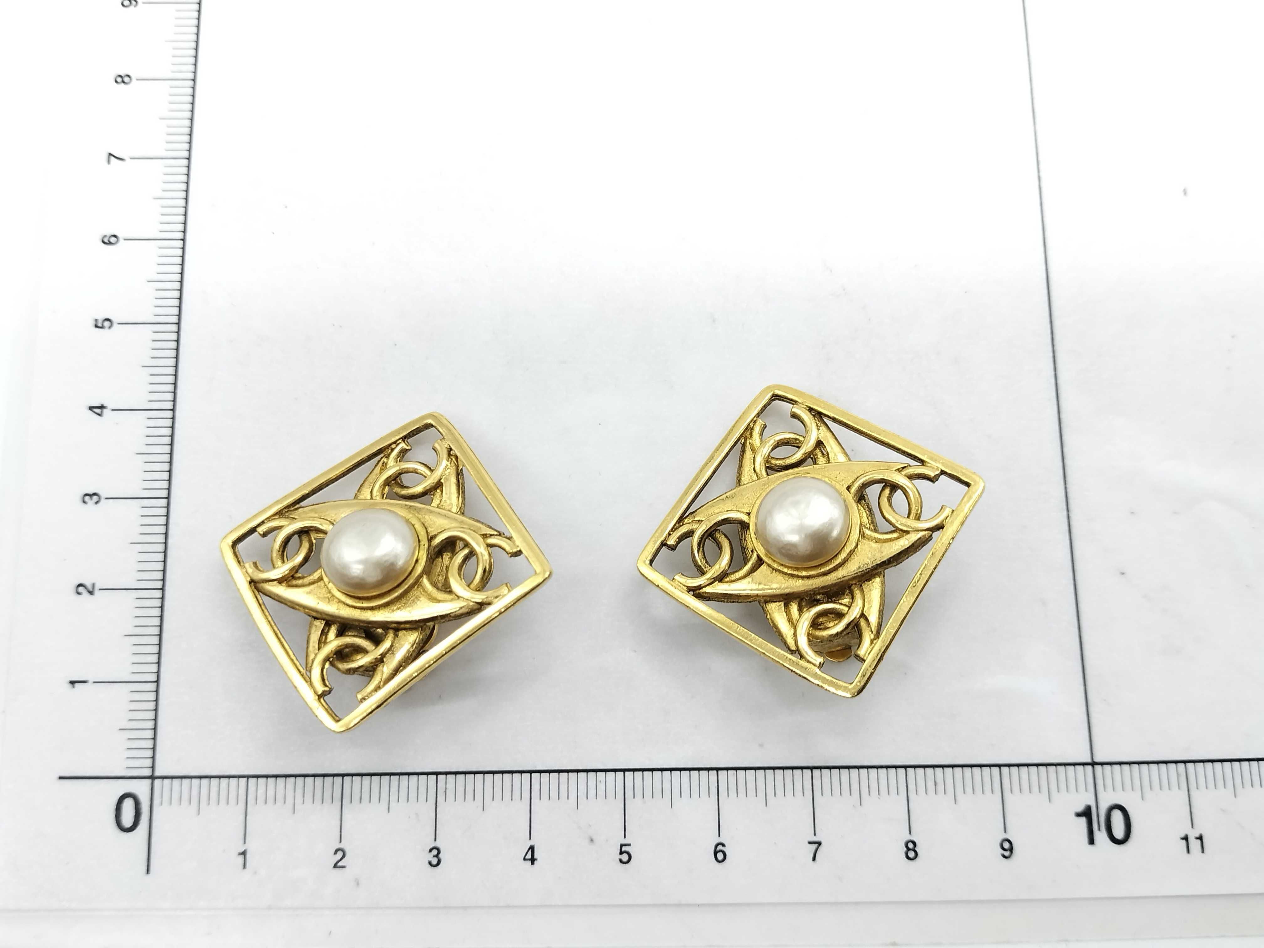 Pearl Earrings, Gold Vintage Earrings — view 6