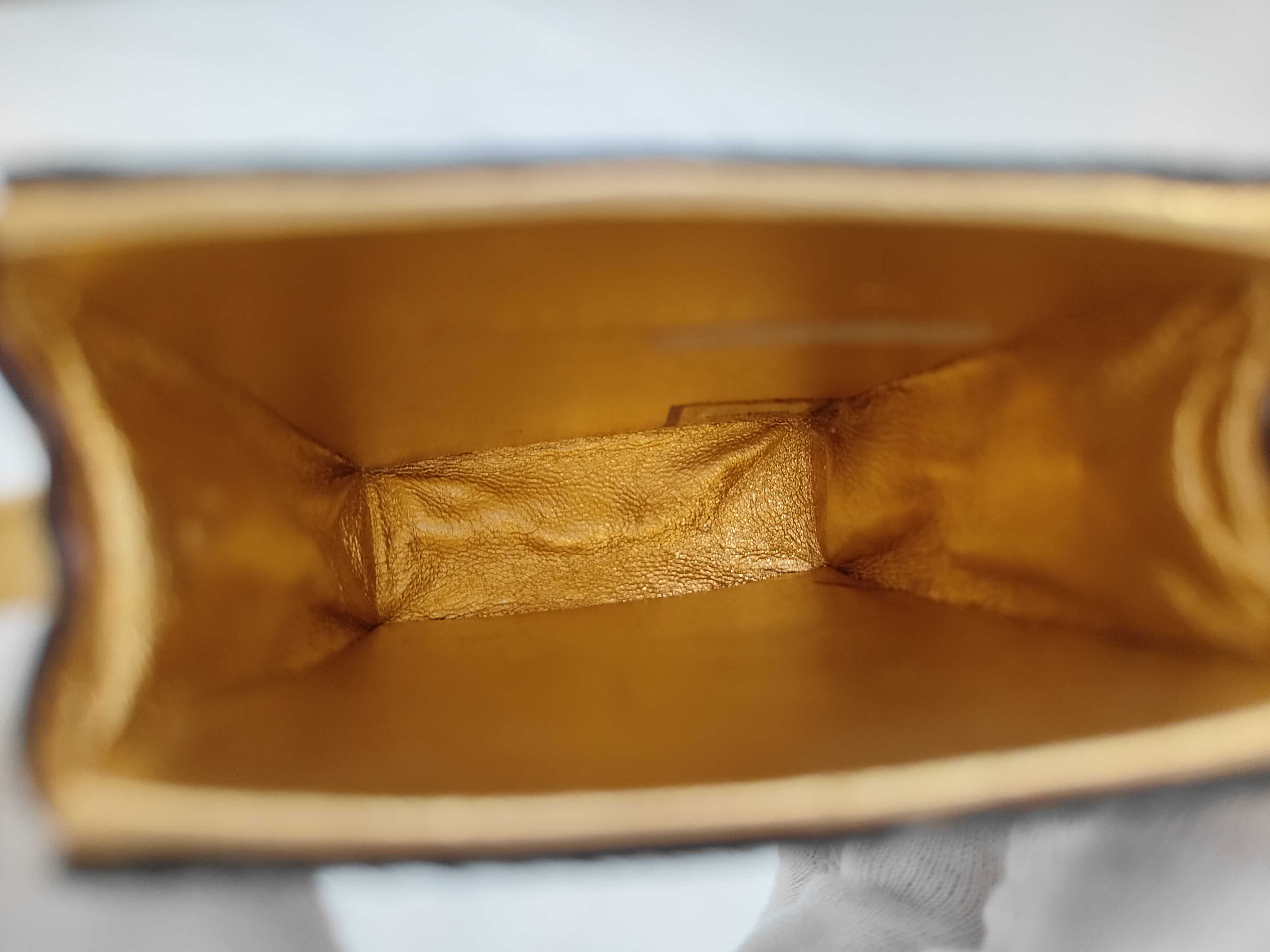 Chain Pouch with Seal — view 8