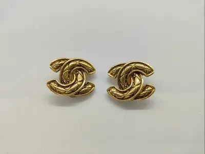 earrings, quilted design, medium size, with original box.