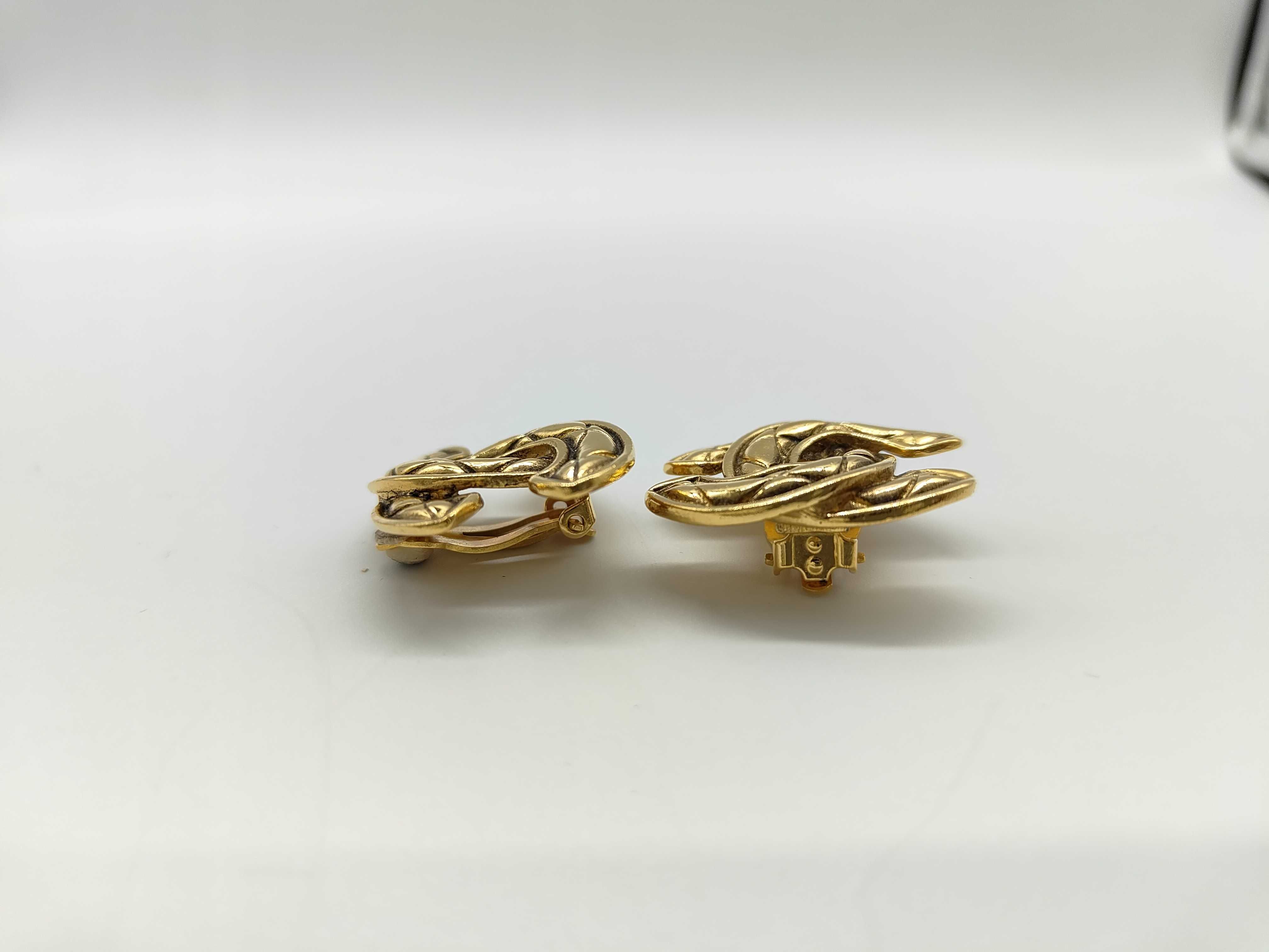 earrings, quilted design, medium size, with original box. — view 3
