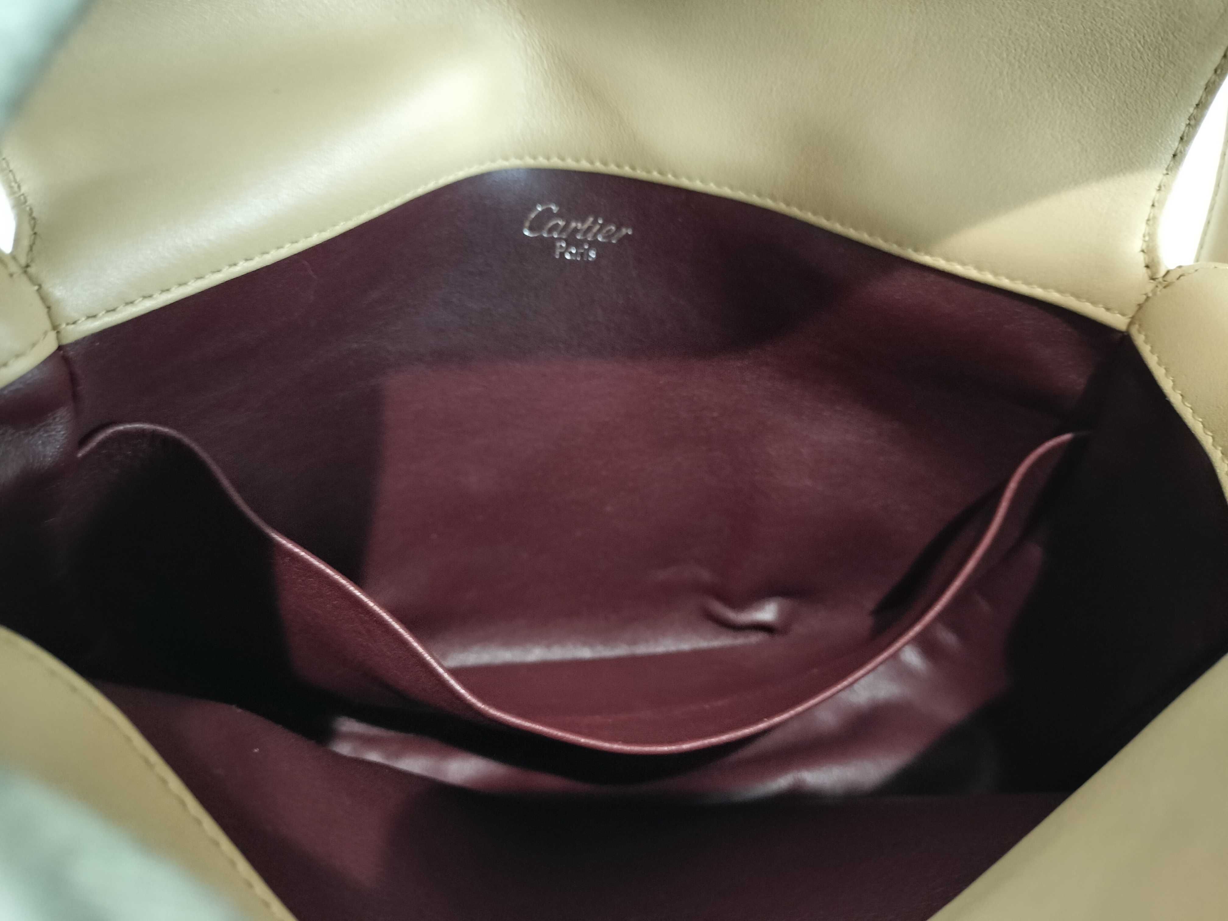 Trinity Leather One-Shoulder Handbag — view 9