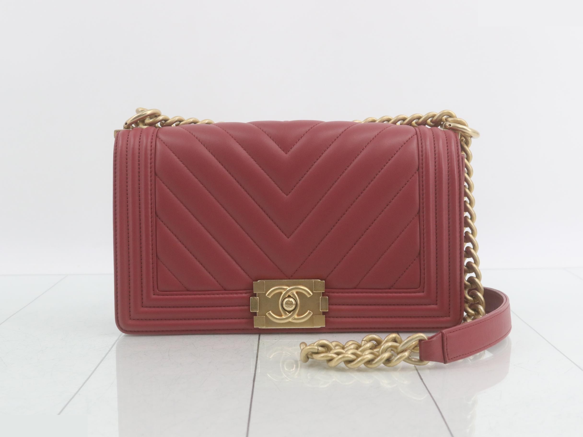 Boy Chanel Lambskin V-Stitch Seal Card