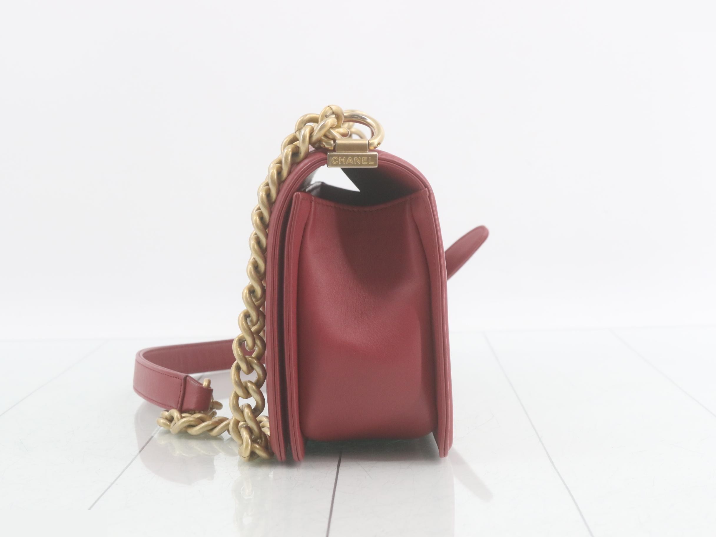 Boy Chanel Lambskin V-Stitch Seal Card — view 3