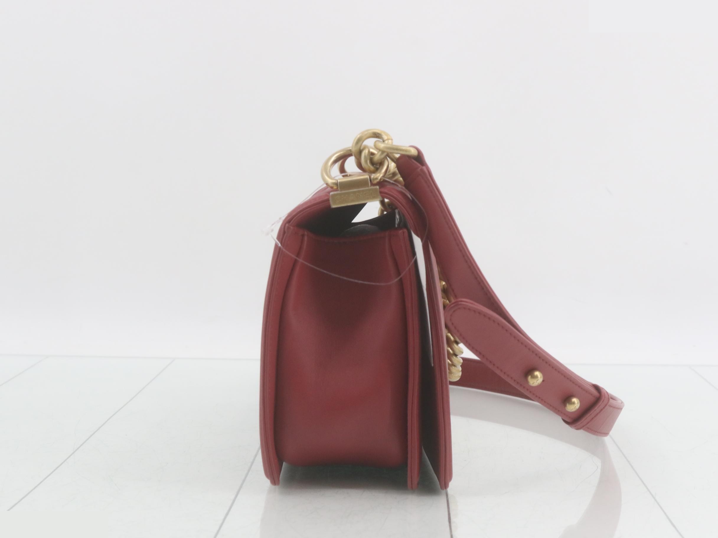 Boy Chanel Lambskin V-Stitch Seal Card — view 4
