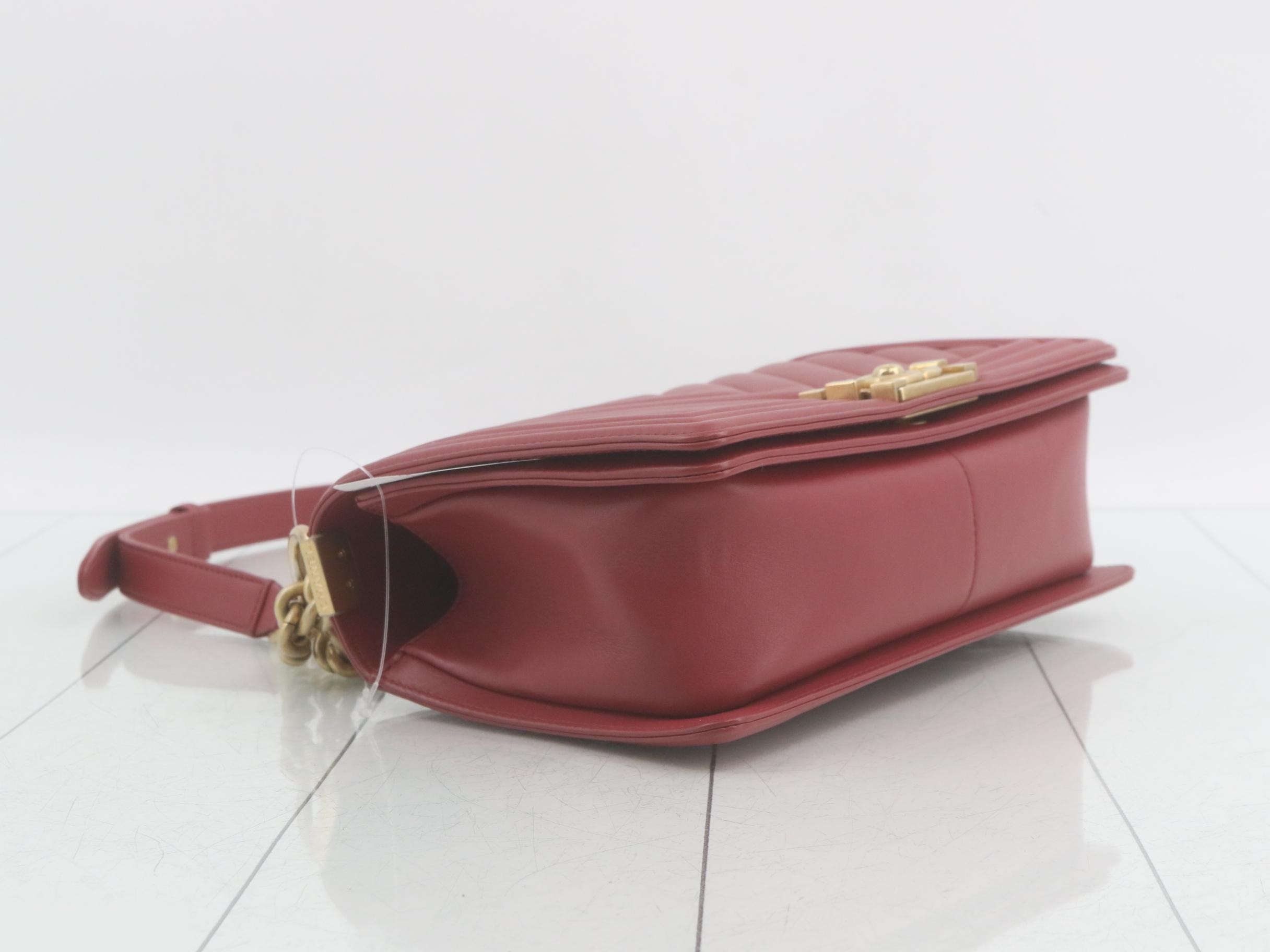 Boy Chanel Lambskin V-Stitch Seal Card — view 5