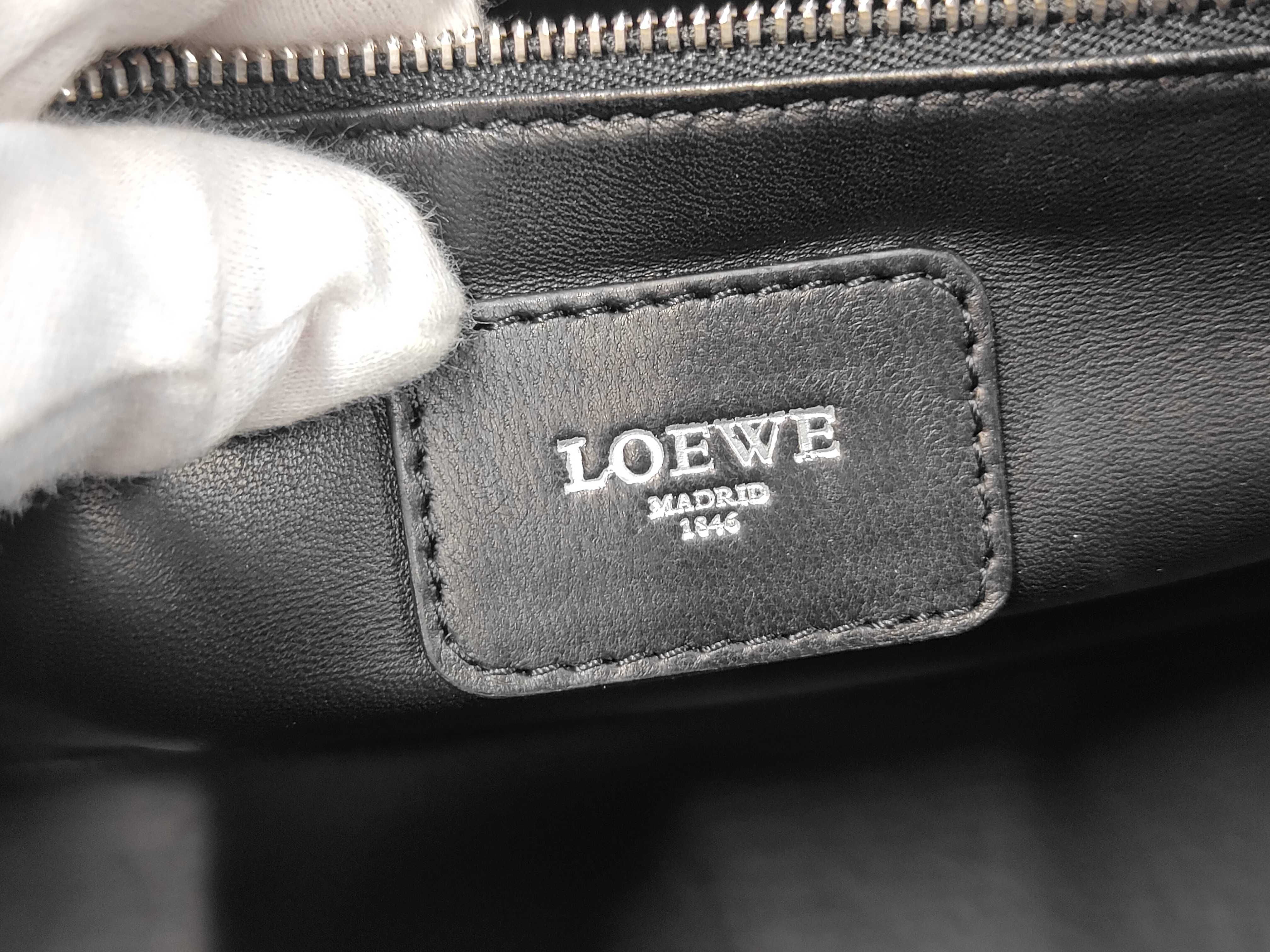 Amazona 36 Anagram Black Handbag A Handbag — view 10