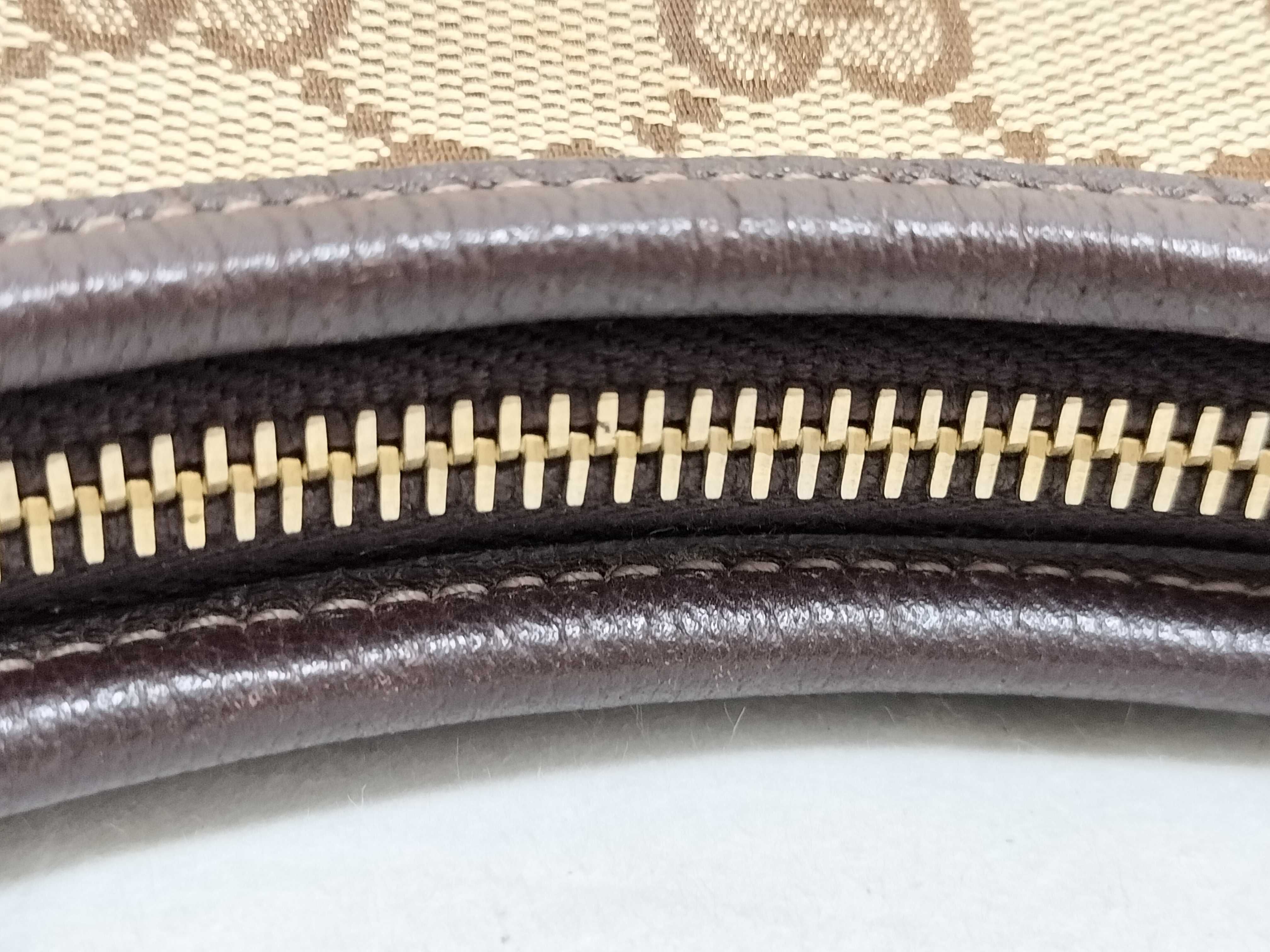 GG Canvas Shoulder Bag 130738 — view 6