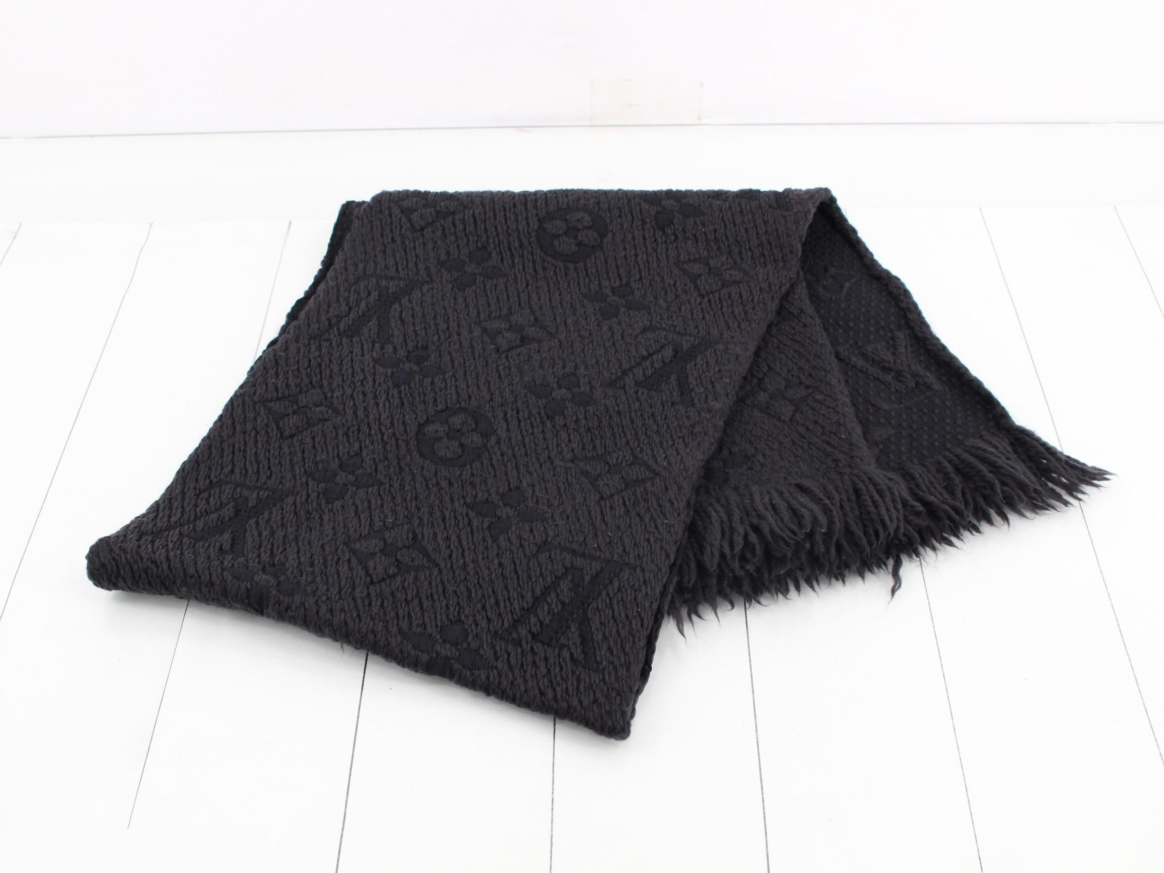 New tag M72431 Echarpe Logomania Scarf Black — view 3