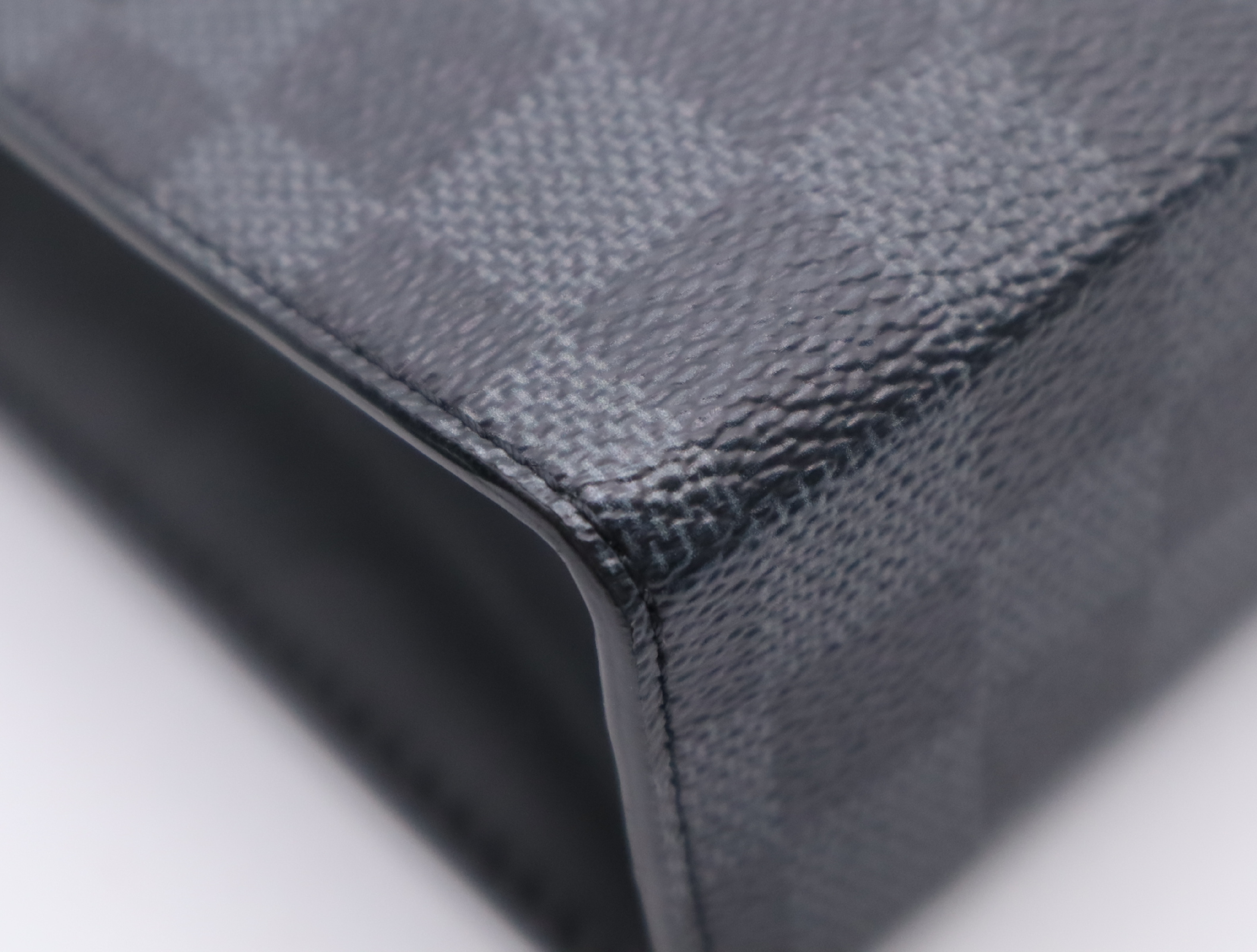 N60444 Graphite 3D Pochette Voyage MM RFID-tested clutch bag — view 6