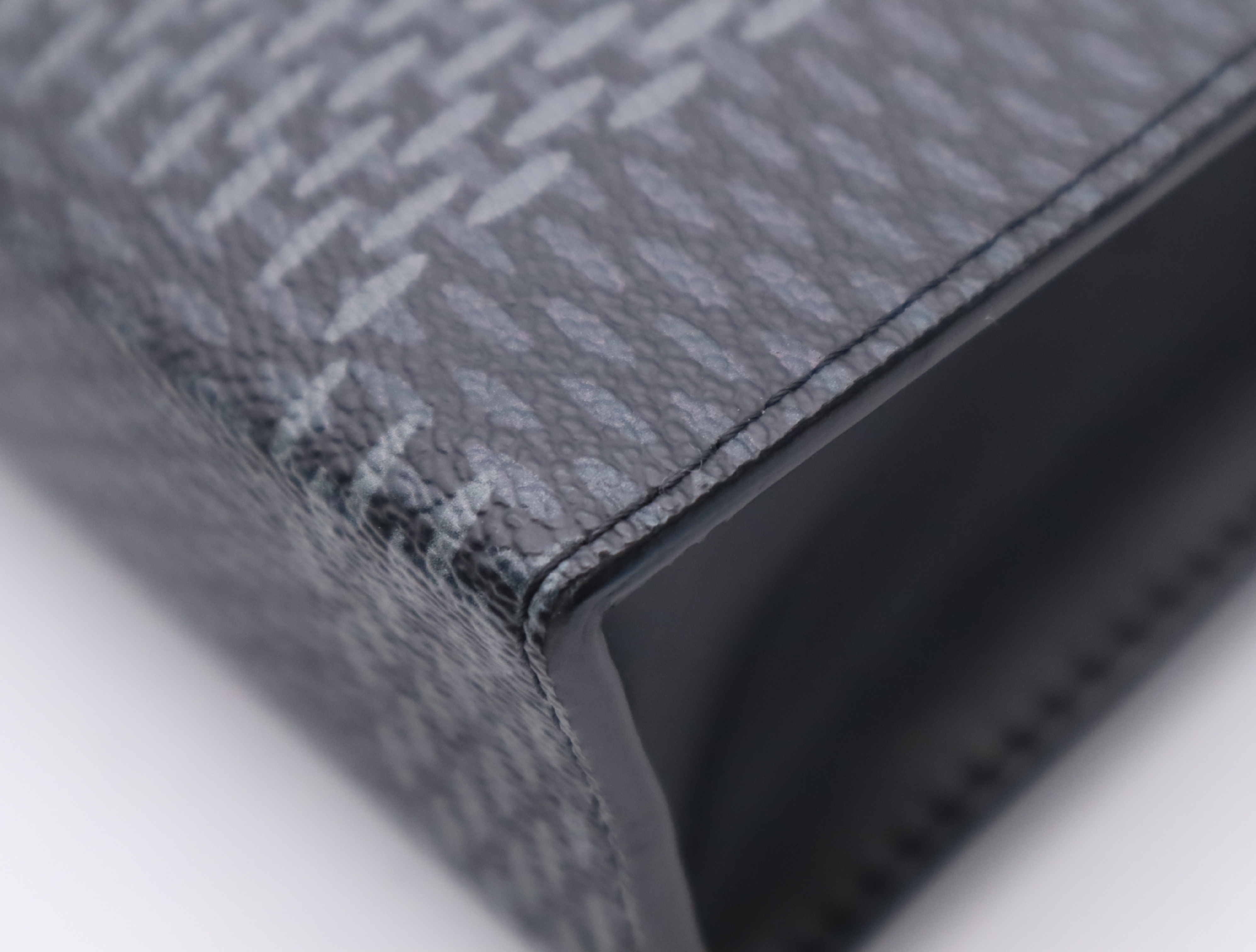 N60444 Graphite 3D Pochette Voyage MM RFID-tested clutch bag — view 7