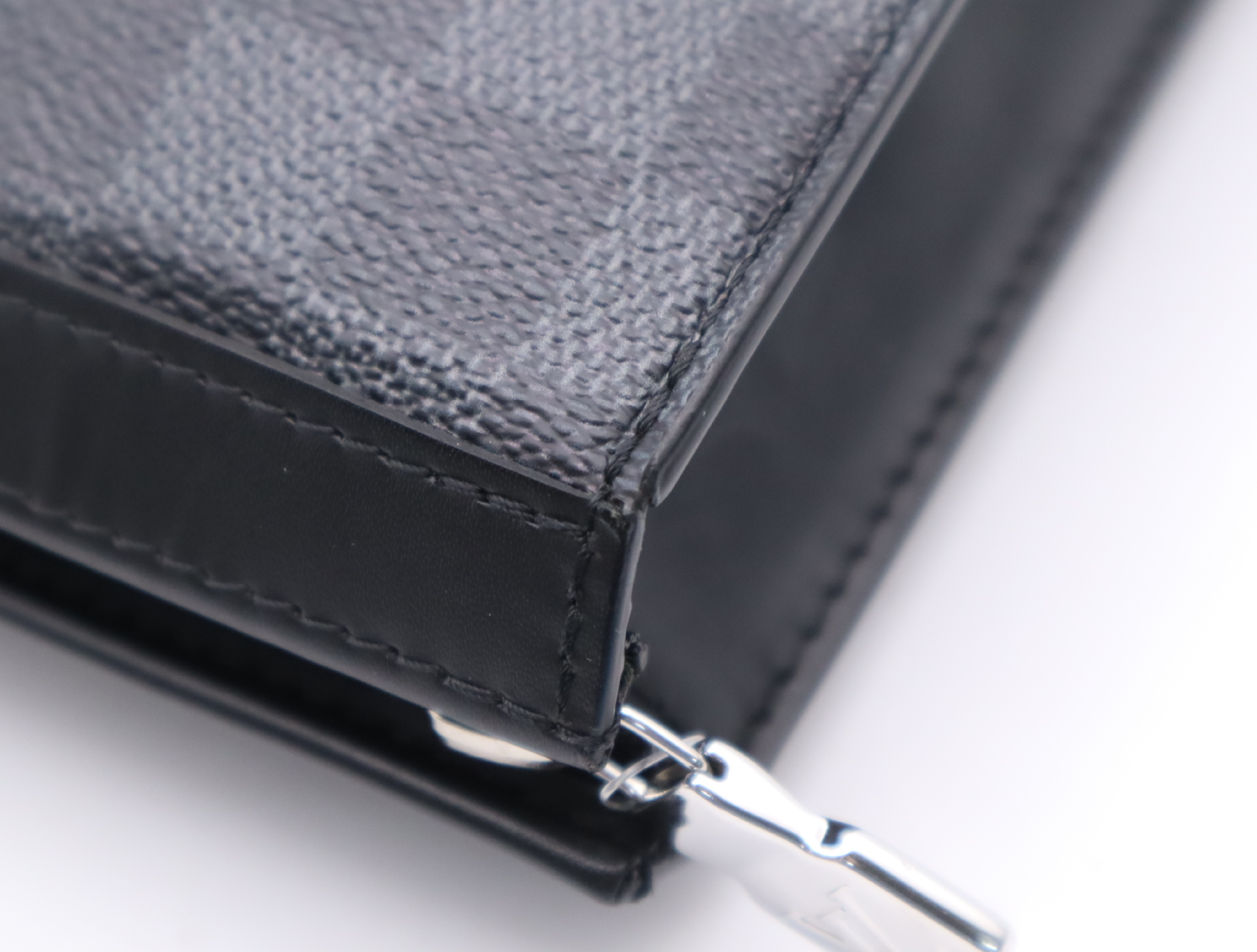 N60444 Graphite 3D Pochette Voyage MM RFID-tested clutch bag — view 9