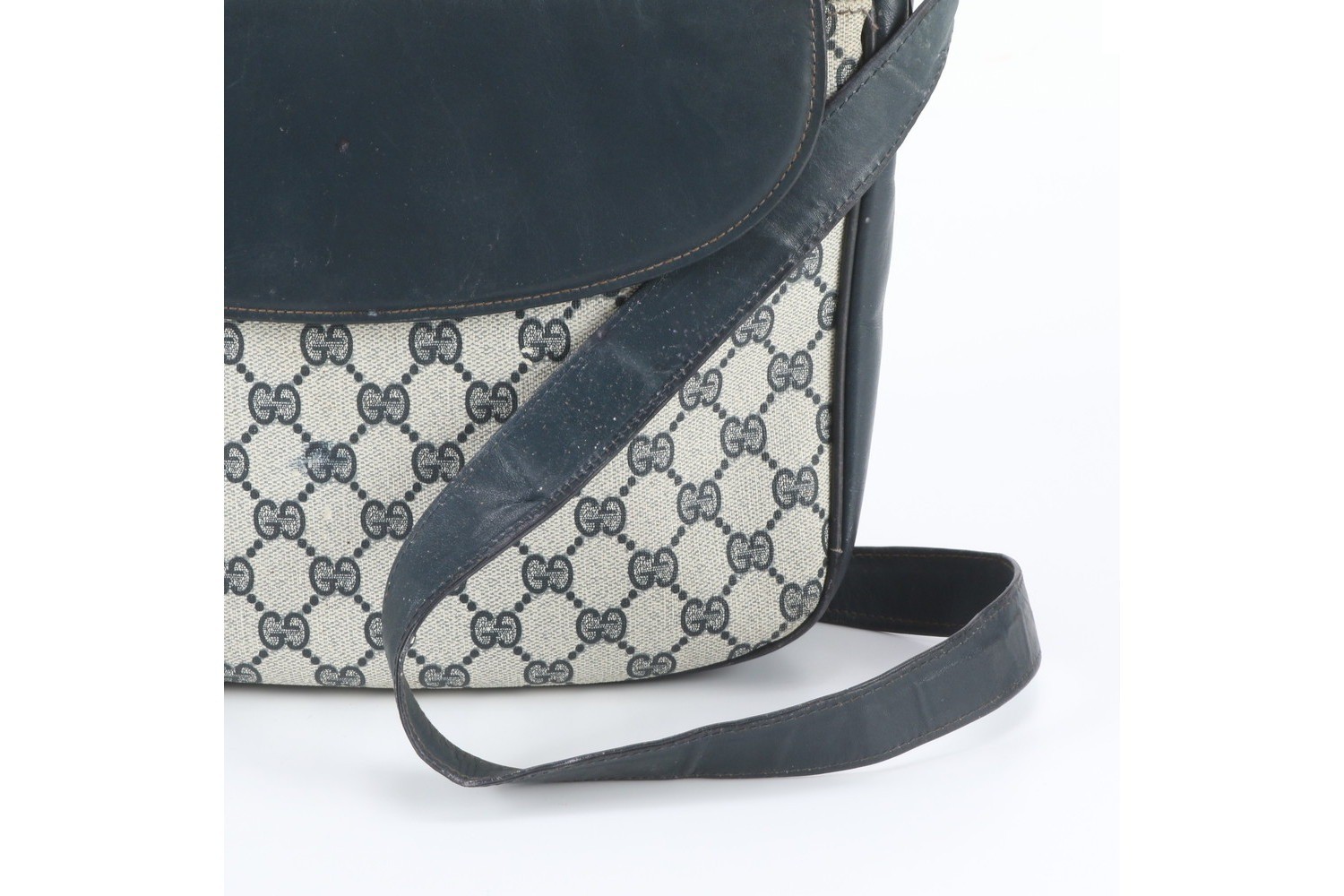 GG Supreme Old Leather Shoulder Bag (Crossbody) — view 2