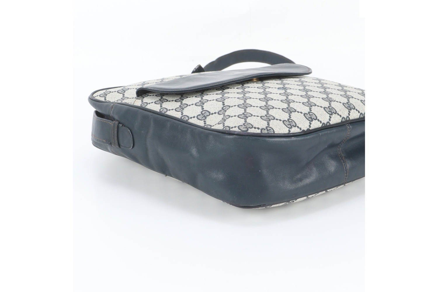 GG Supreme Old Leather Shoulder Bag (Crossbody) — view 5