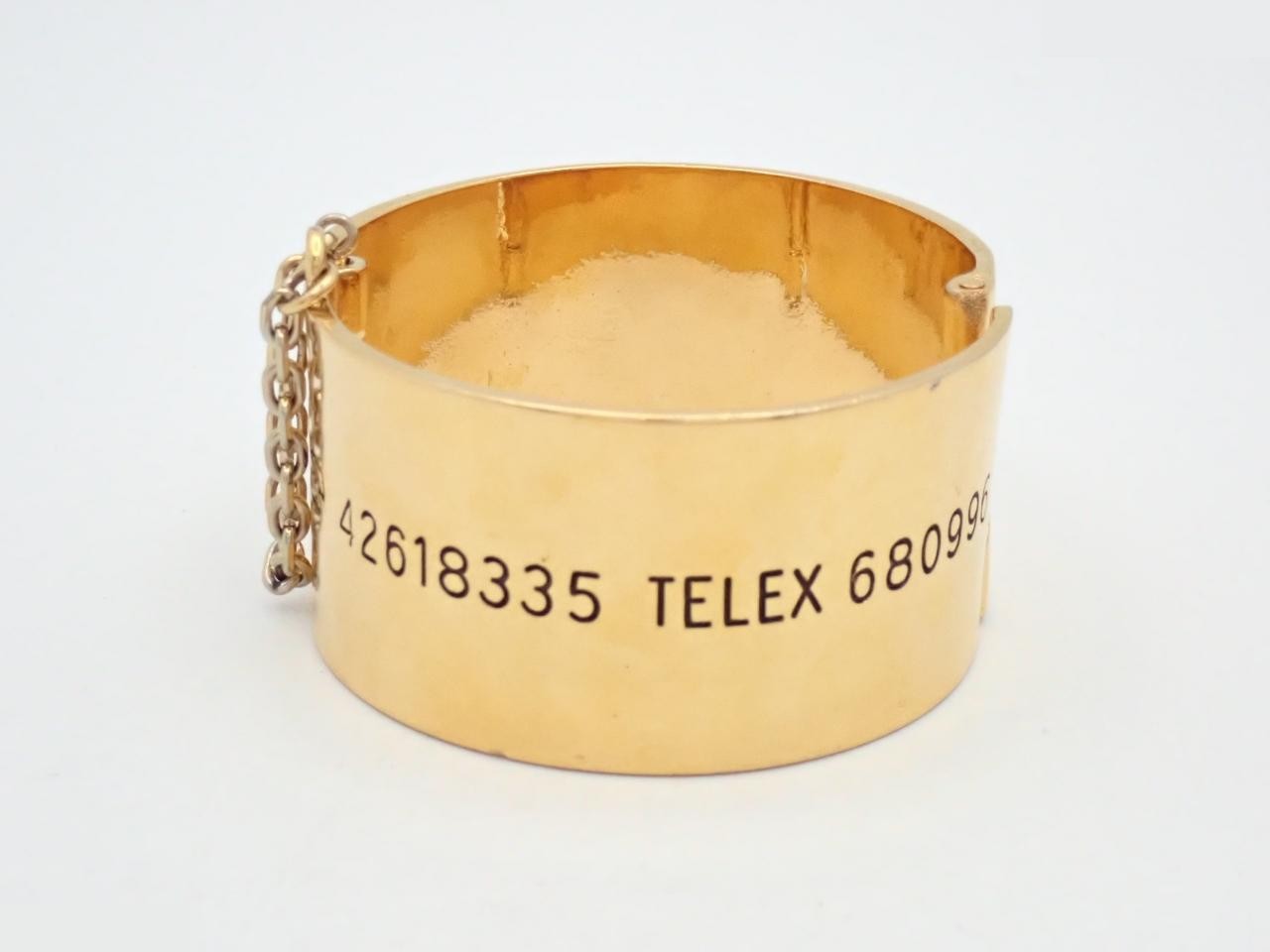 bangle, gold color, wrist circumference approximately 19 cm — view 2