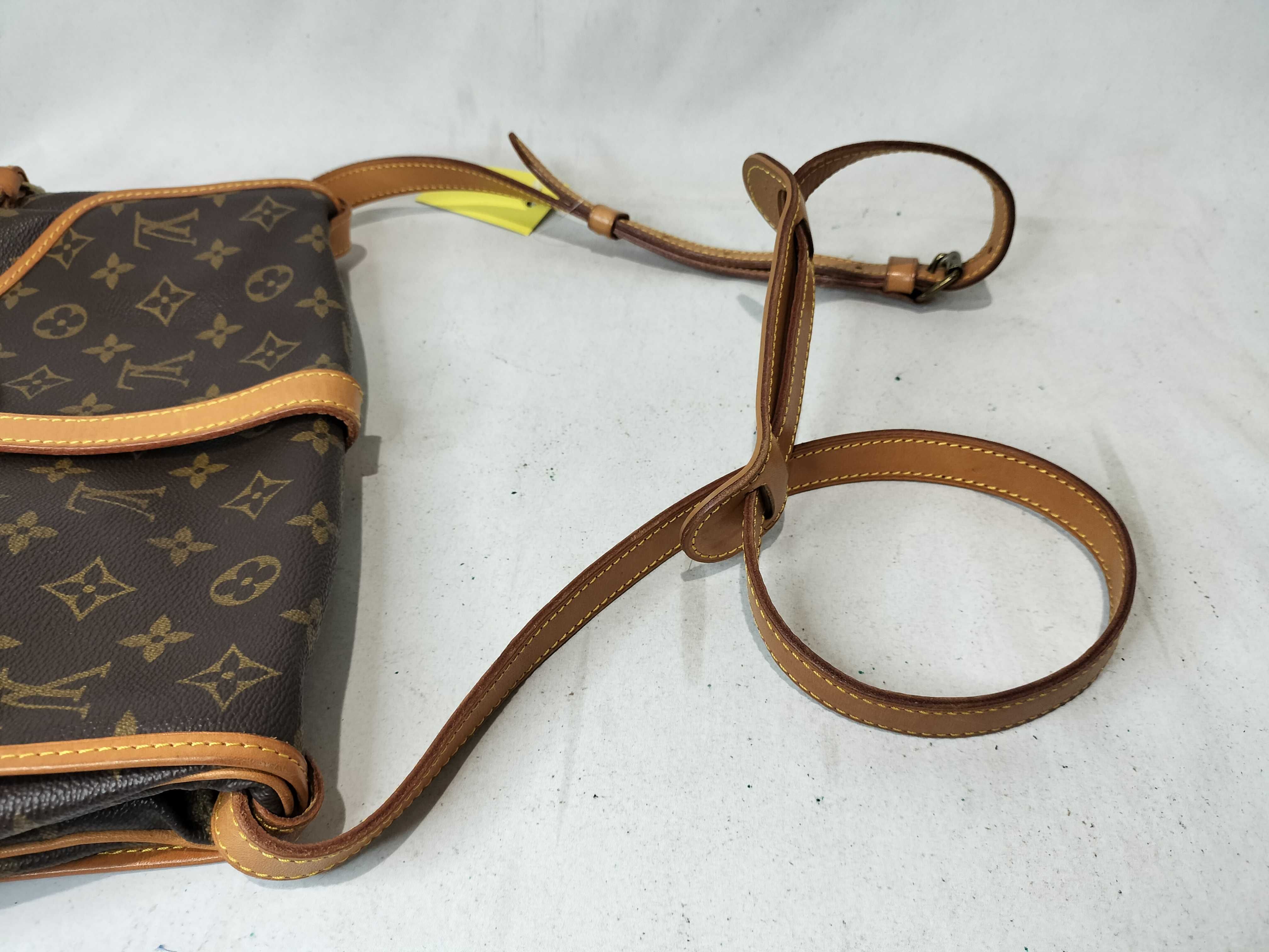 Monogram Louis Vuitton Saumur 30 Monogram Shoulder Bag — view 3