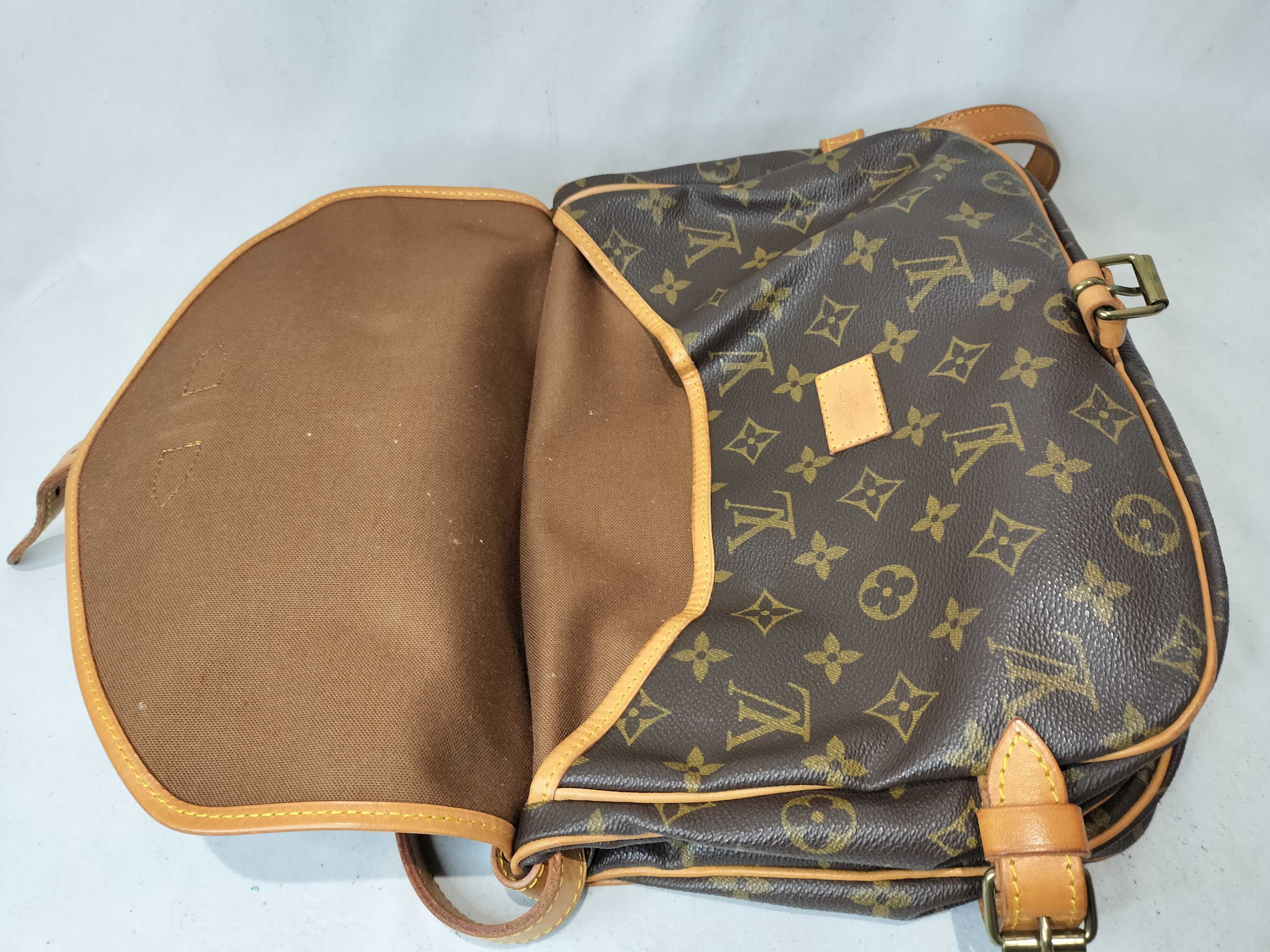Monogram Louis Vuitton Saumur 30 Monogram Shoulder Bag — view 8