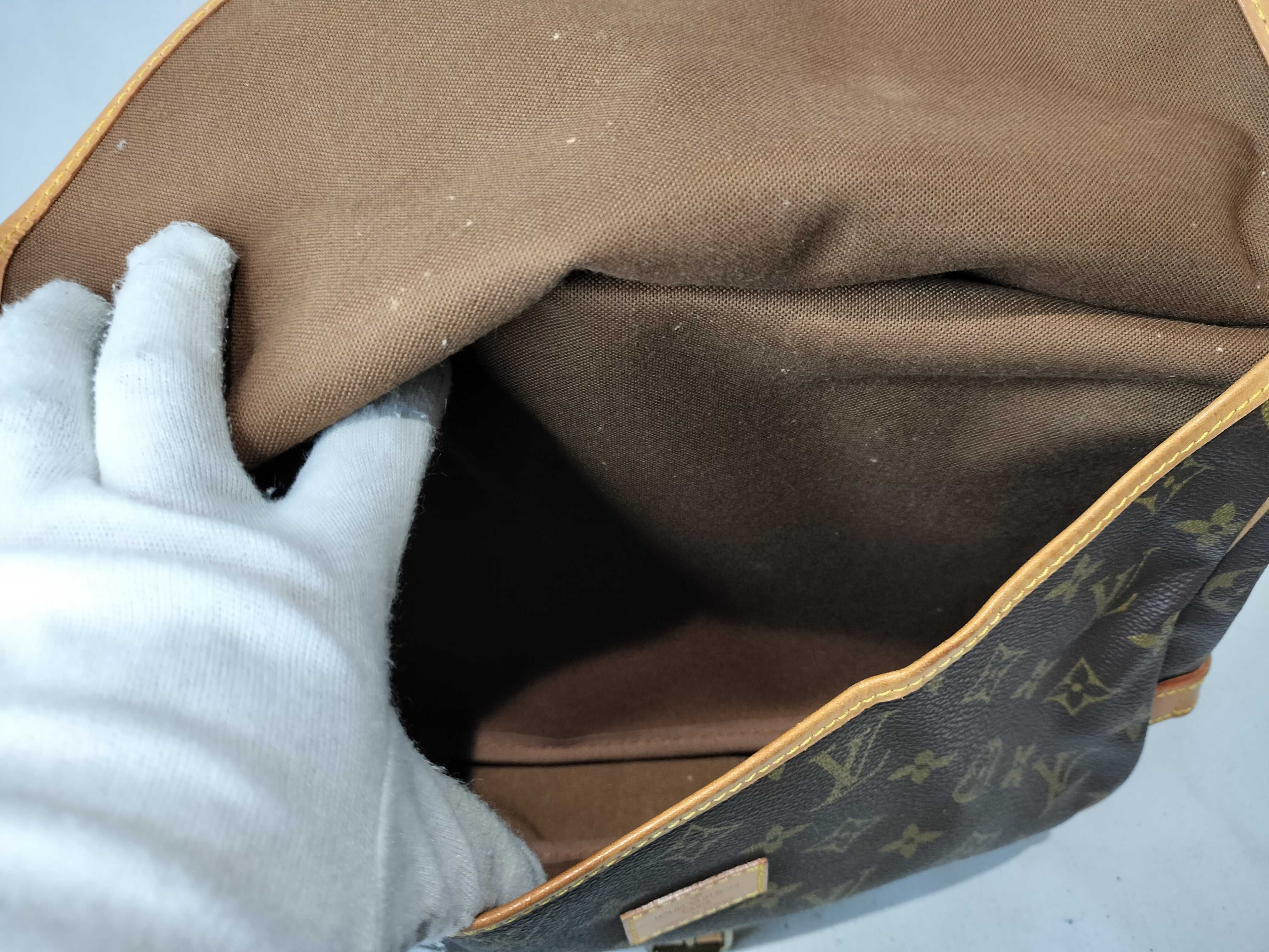 Monogram Louis Vuitton Saumur 30 Monogram Shoulder Bag — view 9
