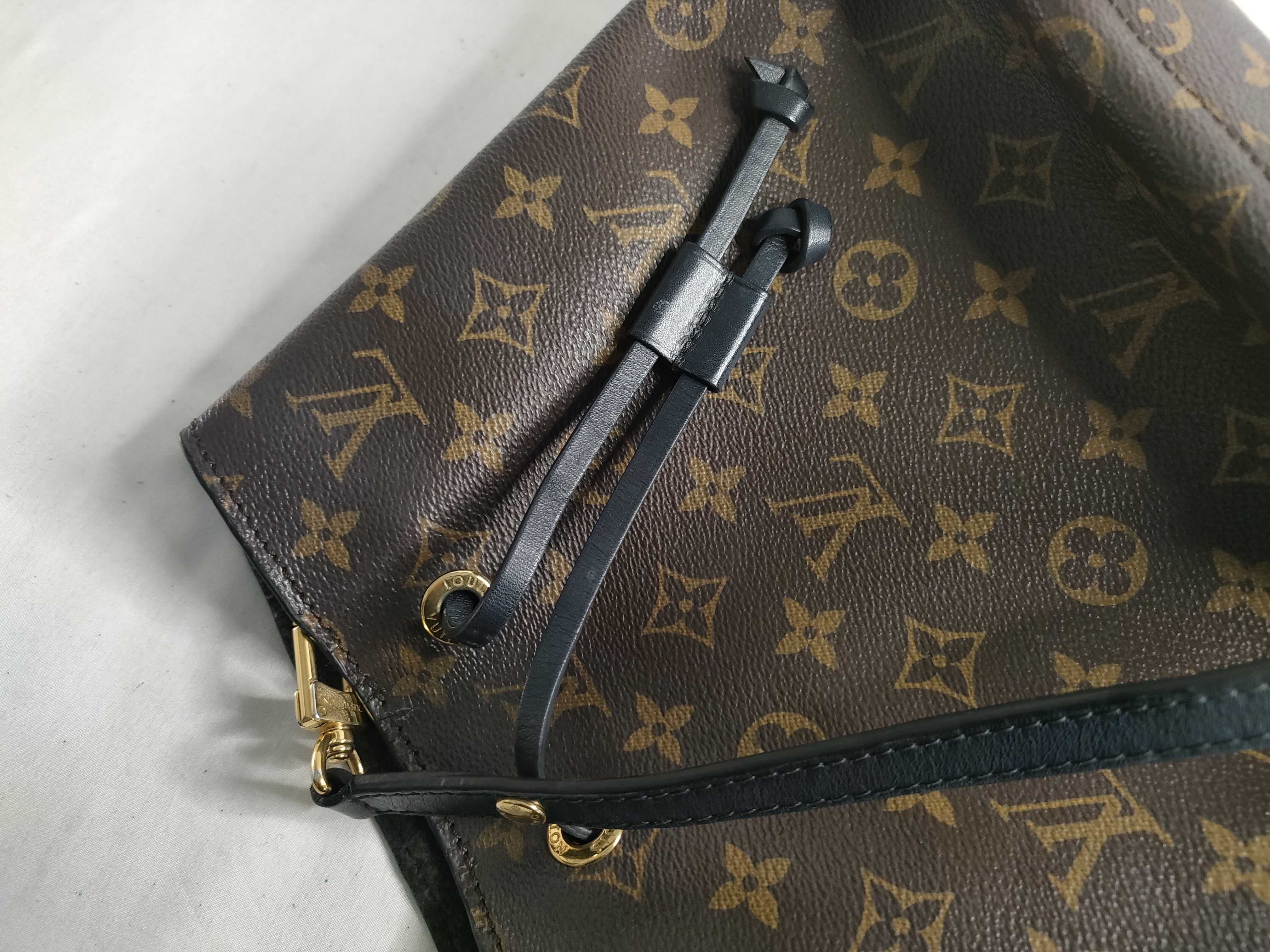 Monogram Louis Vuitton Shoulder Bag — view 14