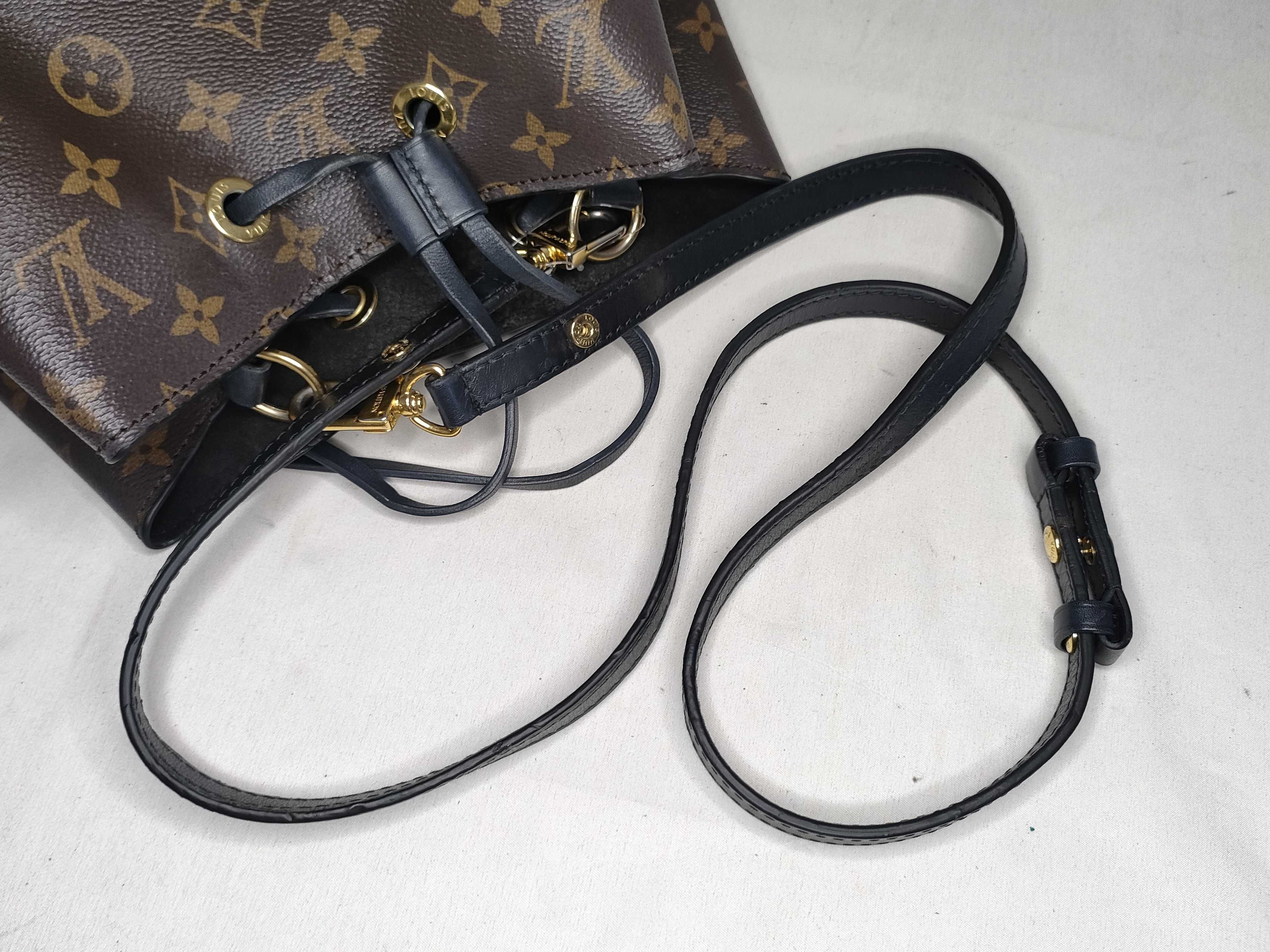 Monogram Louis Vuitton Shoulder Bag — view 3