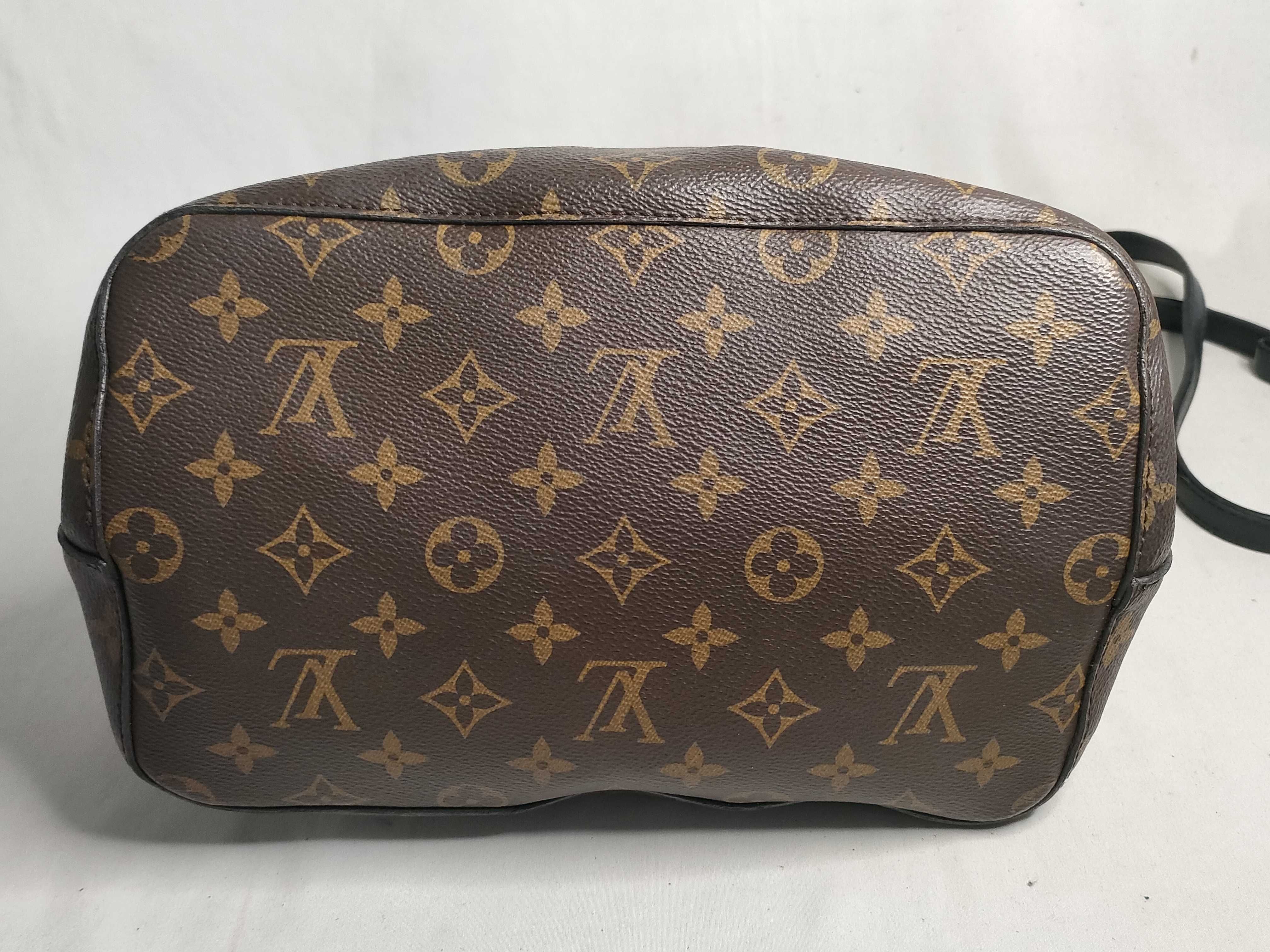 Monogram Louis Vuitton Shoulder Bag — view 7