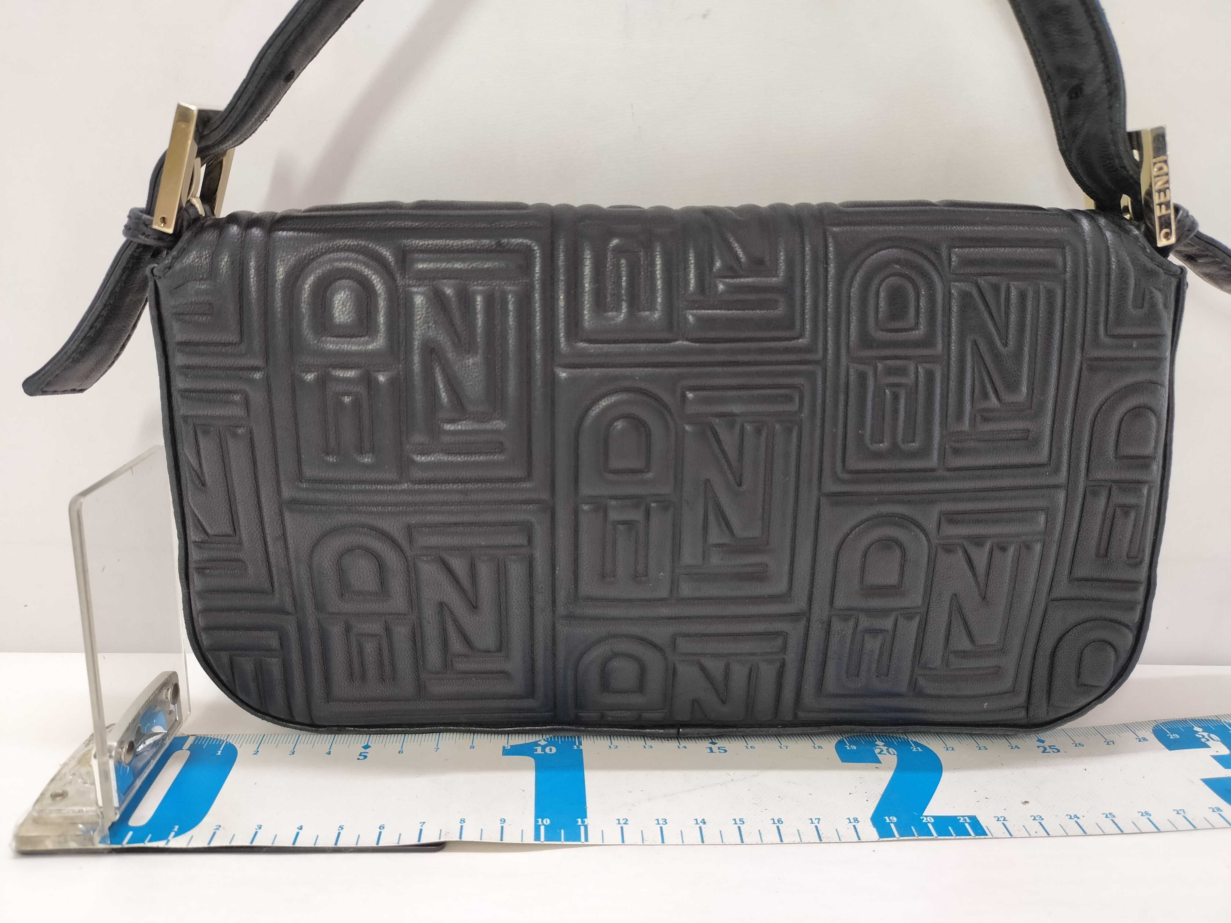 DU- Baguette 1997 Re-edition 3D Embossed Leather Bag 8BR600 Shoulder Bag — view 2