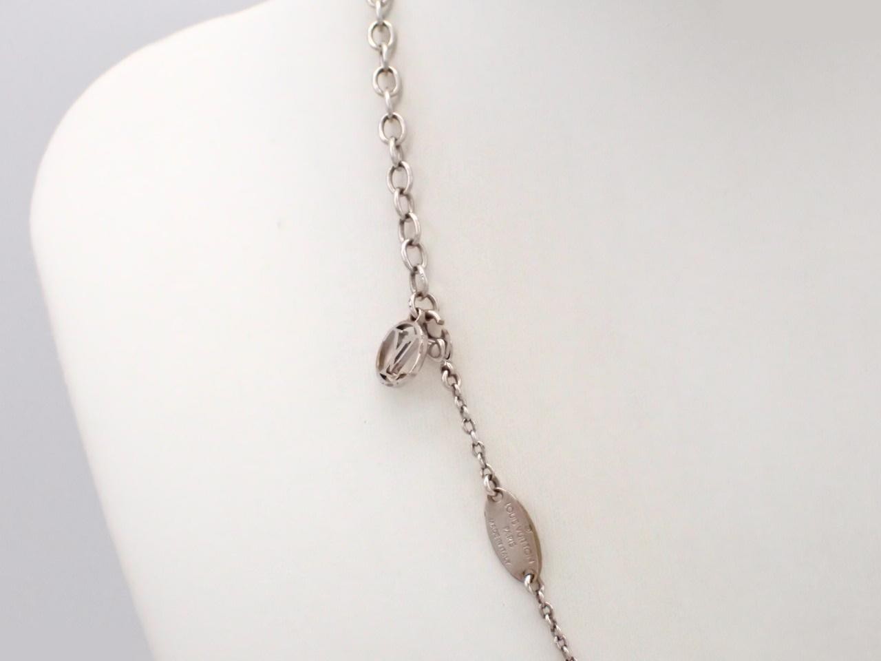 Essential V Necklace, Silver, Chain approx. 52cm — view 2