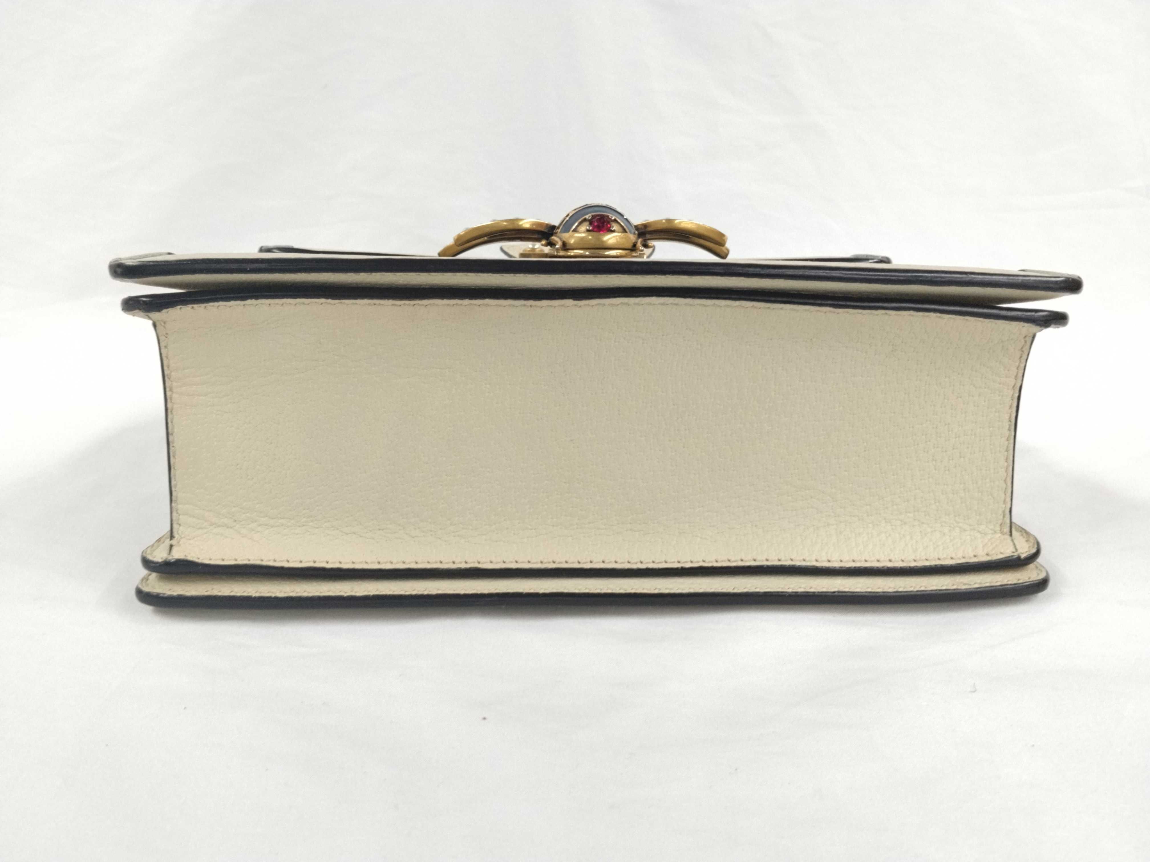 Queen Shoulder Bag Handbag — view 13