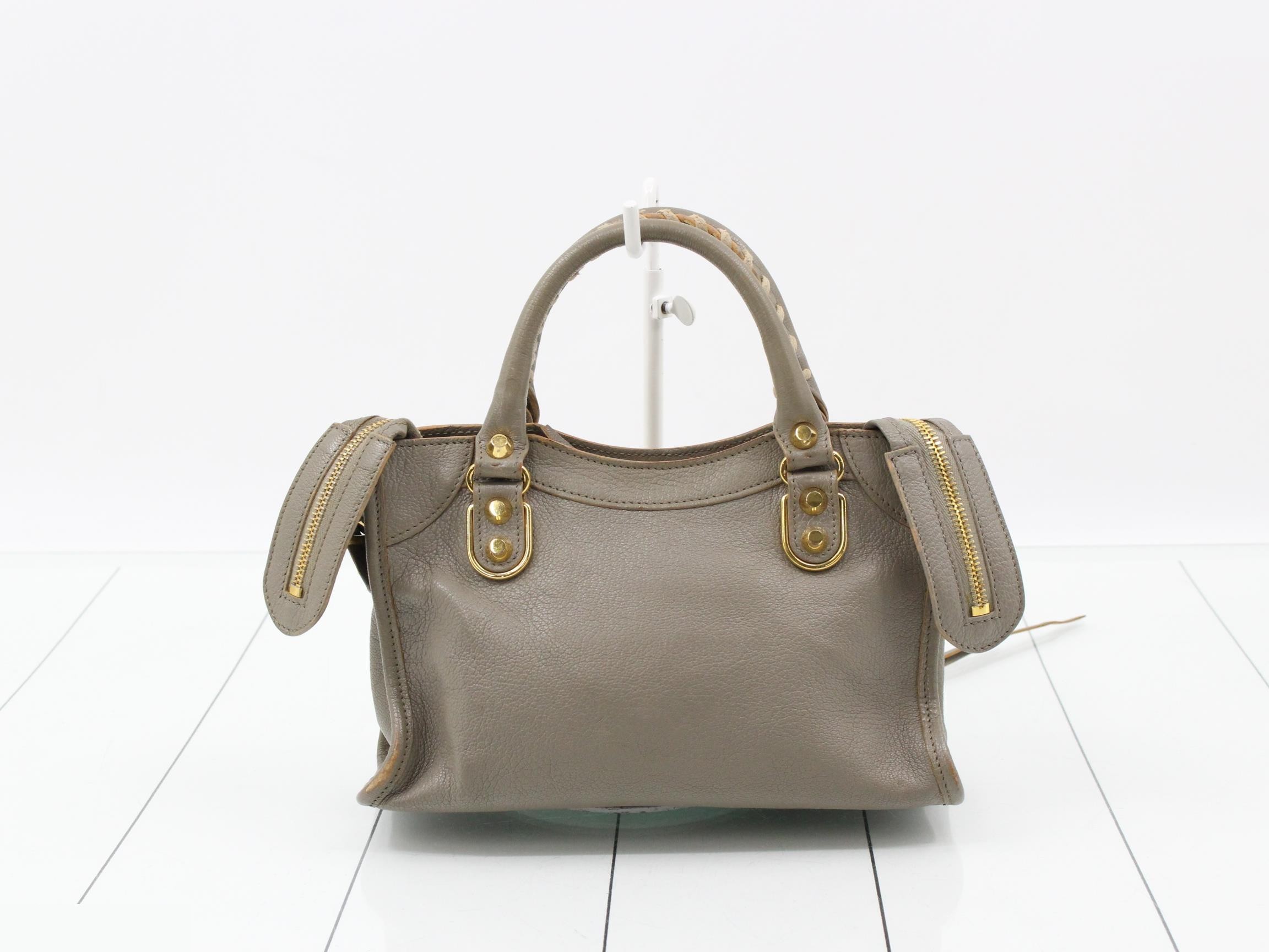 Classic handbag — view 2