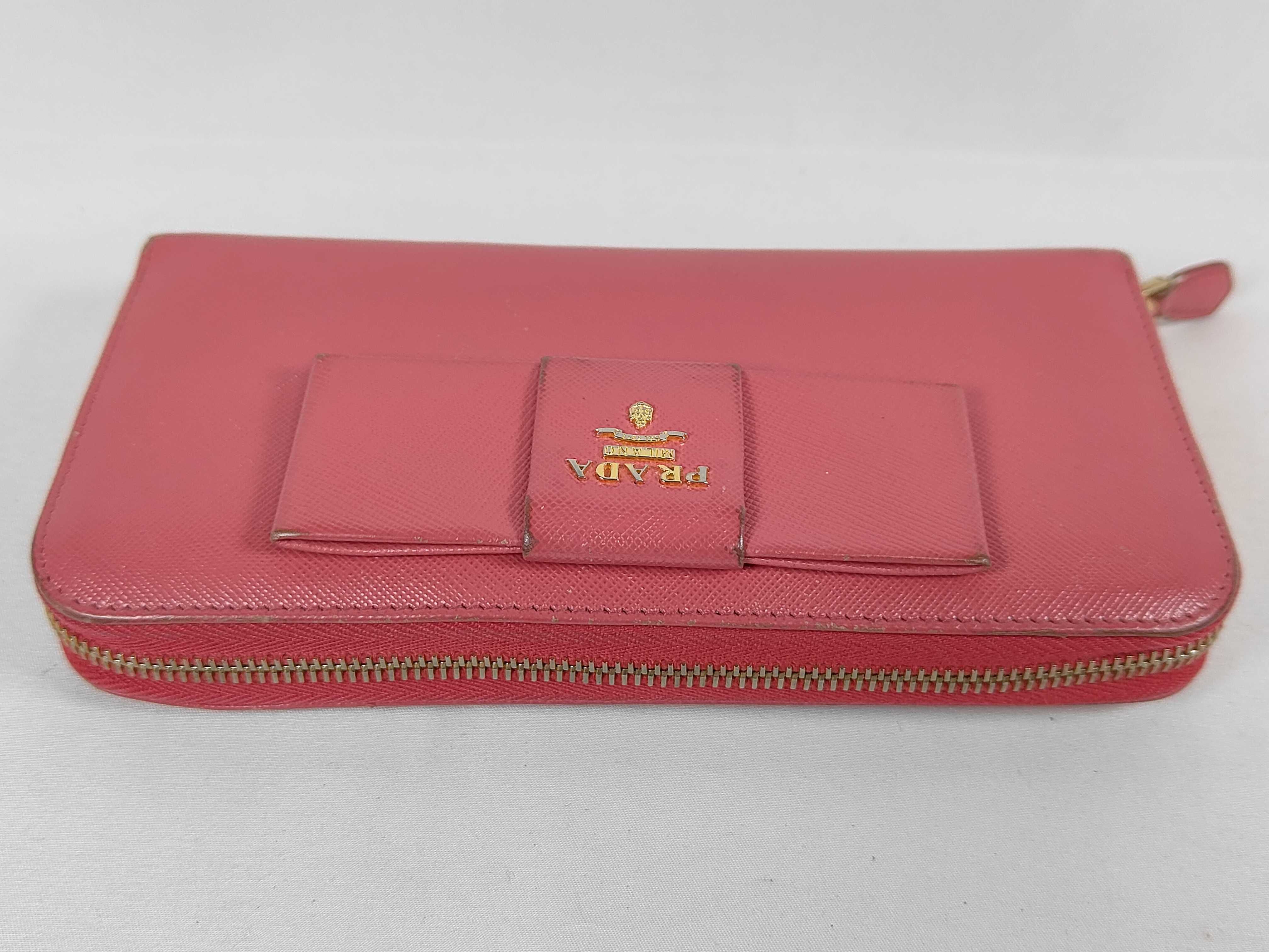 Round Zip Long Wallet Saffiano Pink Ribbon Wallet — view 6