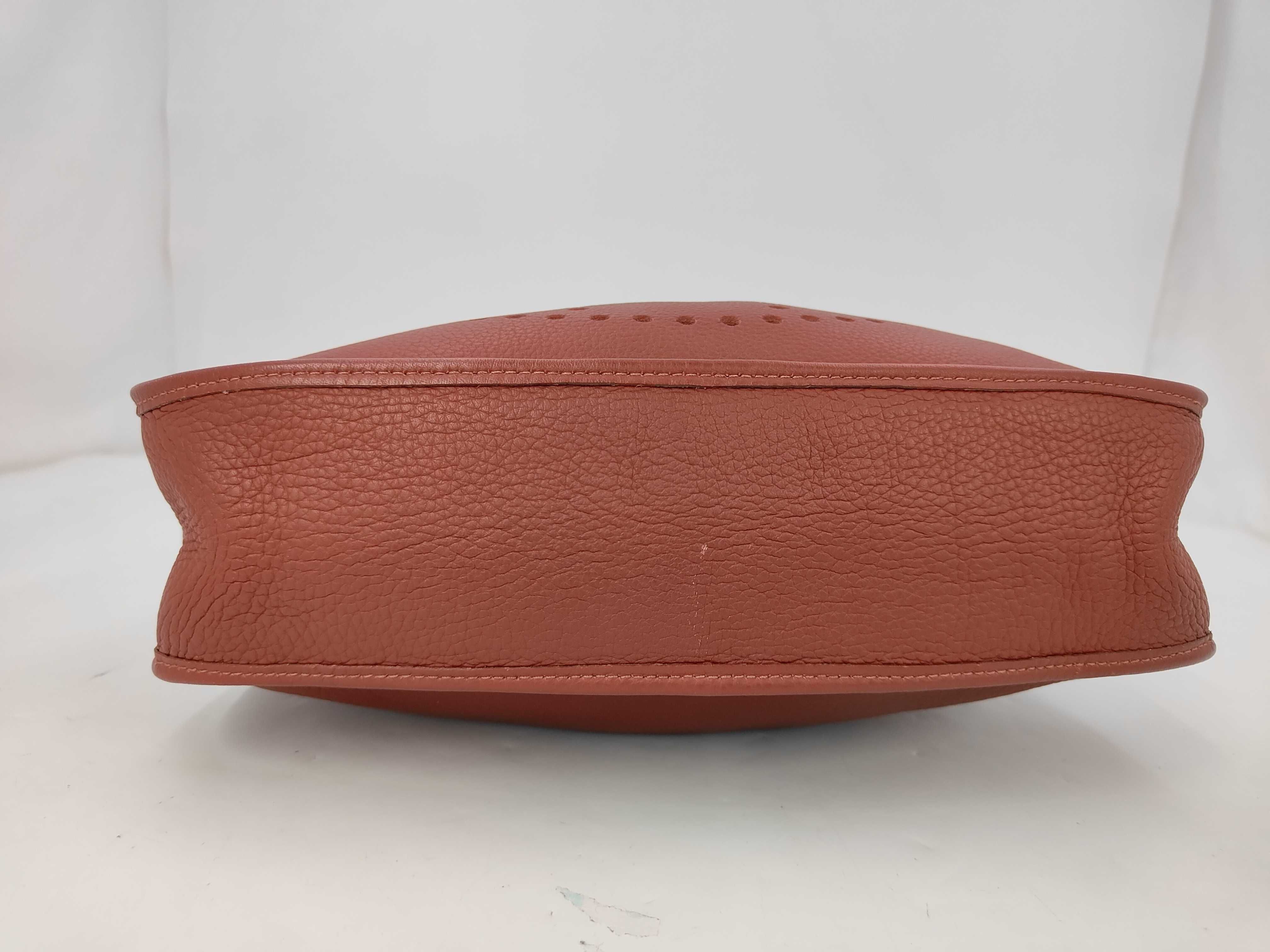 Evelyne 1GM Taurillon Leather, Rouge H, D stamp, Gold hardware, Shoulder bag — view 3