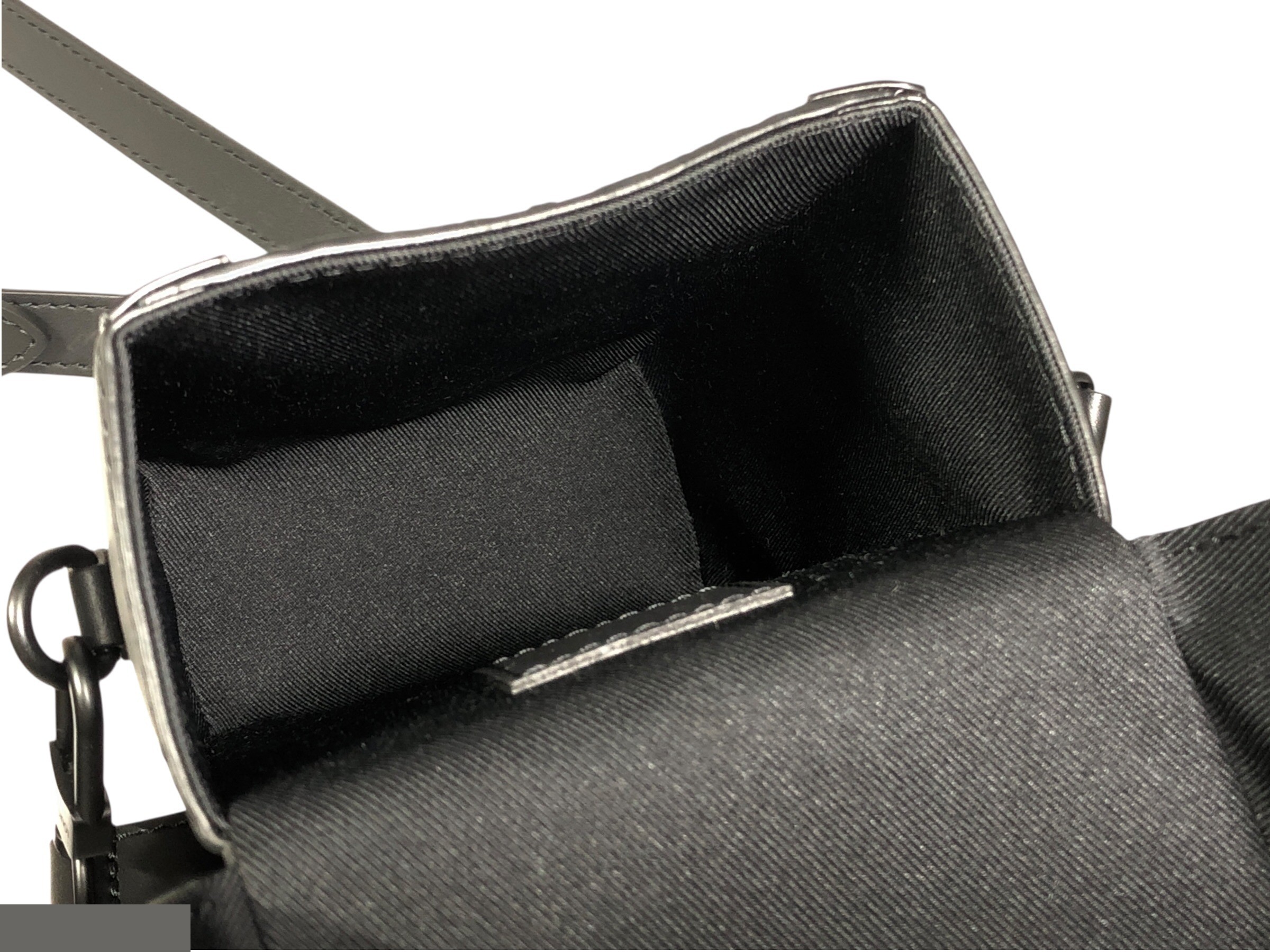 Unused LOUIS VUITTON Monogram Shoulder Bag — view 9
