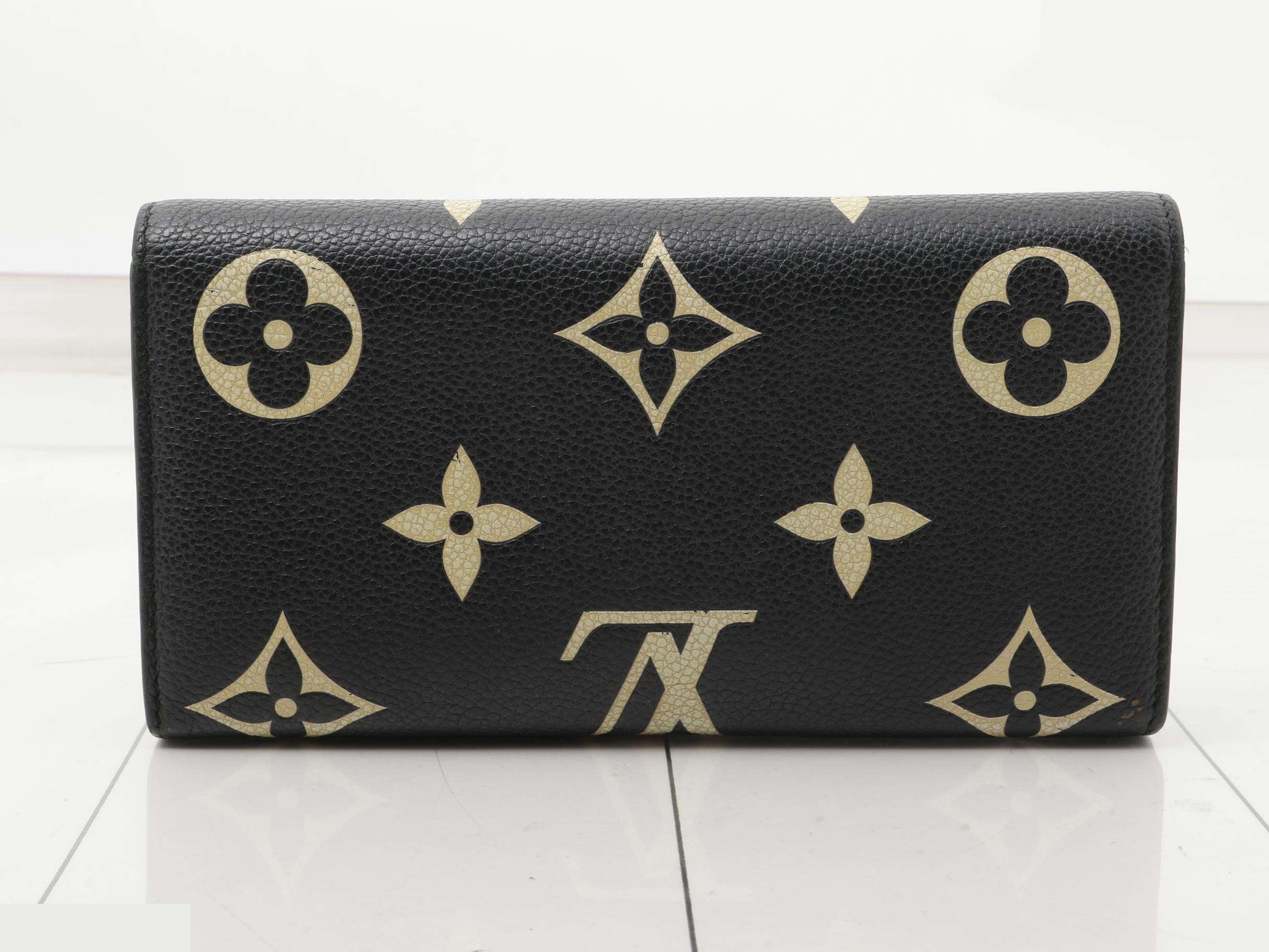long wallet — view 2