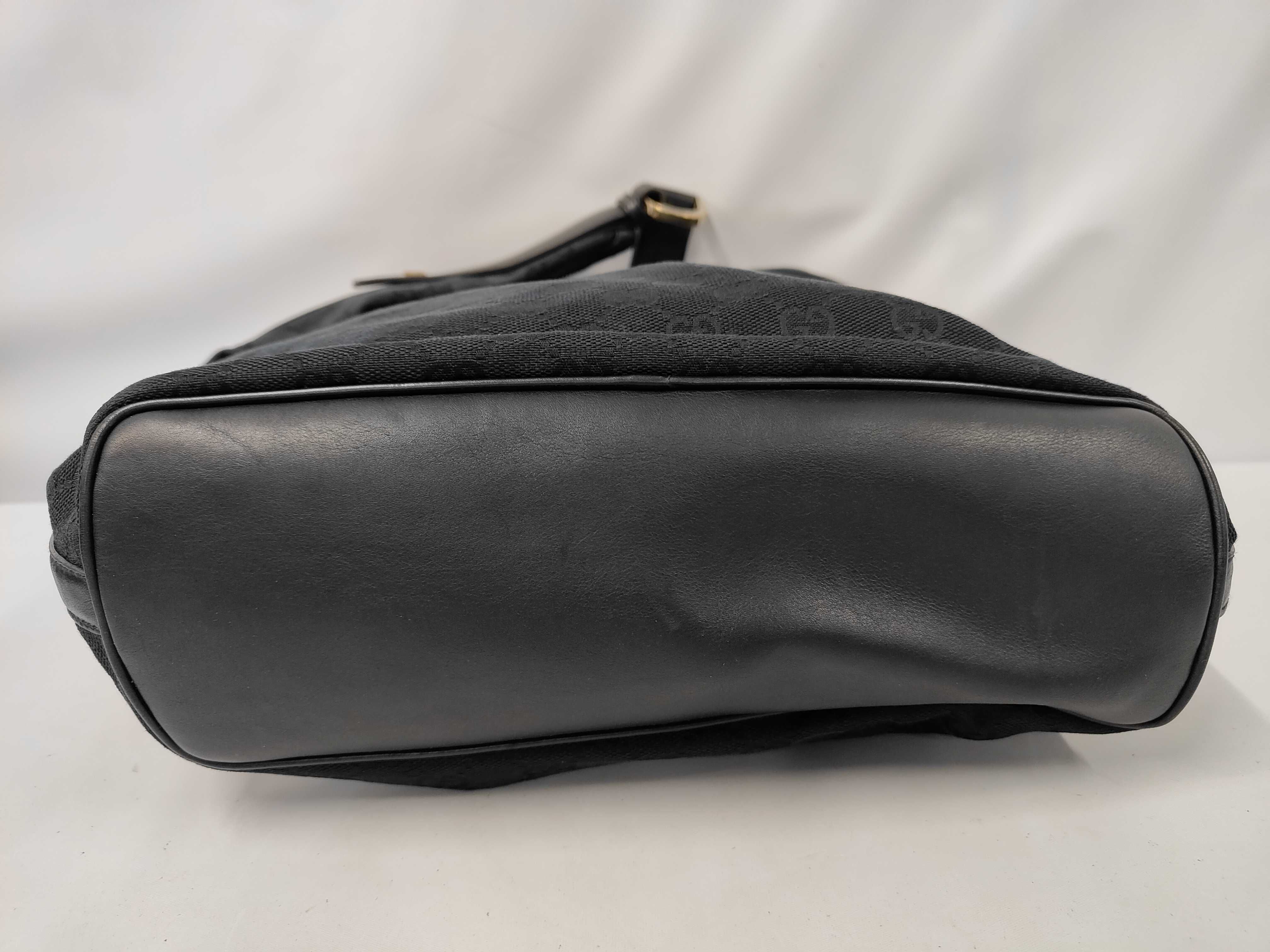 Black Leather GG Canvas Hobo One Shoulder Bag (Shoulder Bag) — view 3