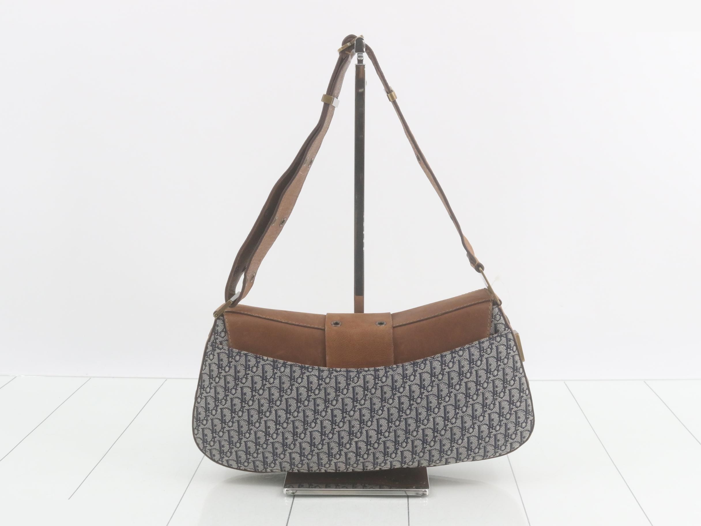 Trotter Street Chic One-Shoulder Bag — view 2