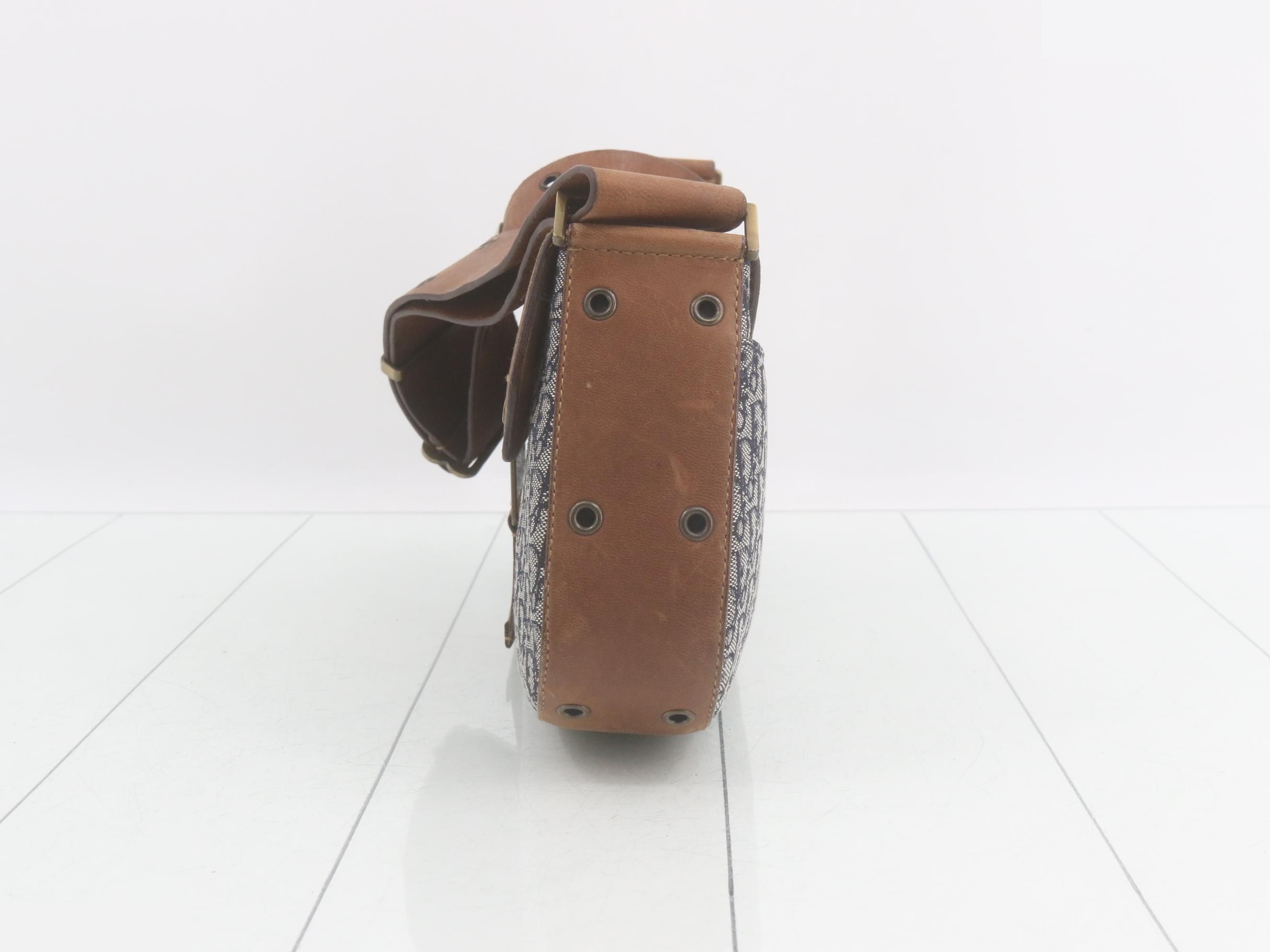 Trotter Street Chic One-Shoulder Bag — view 3