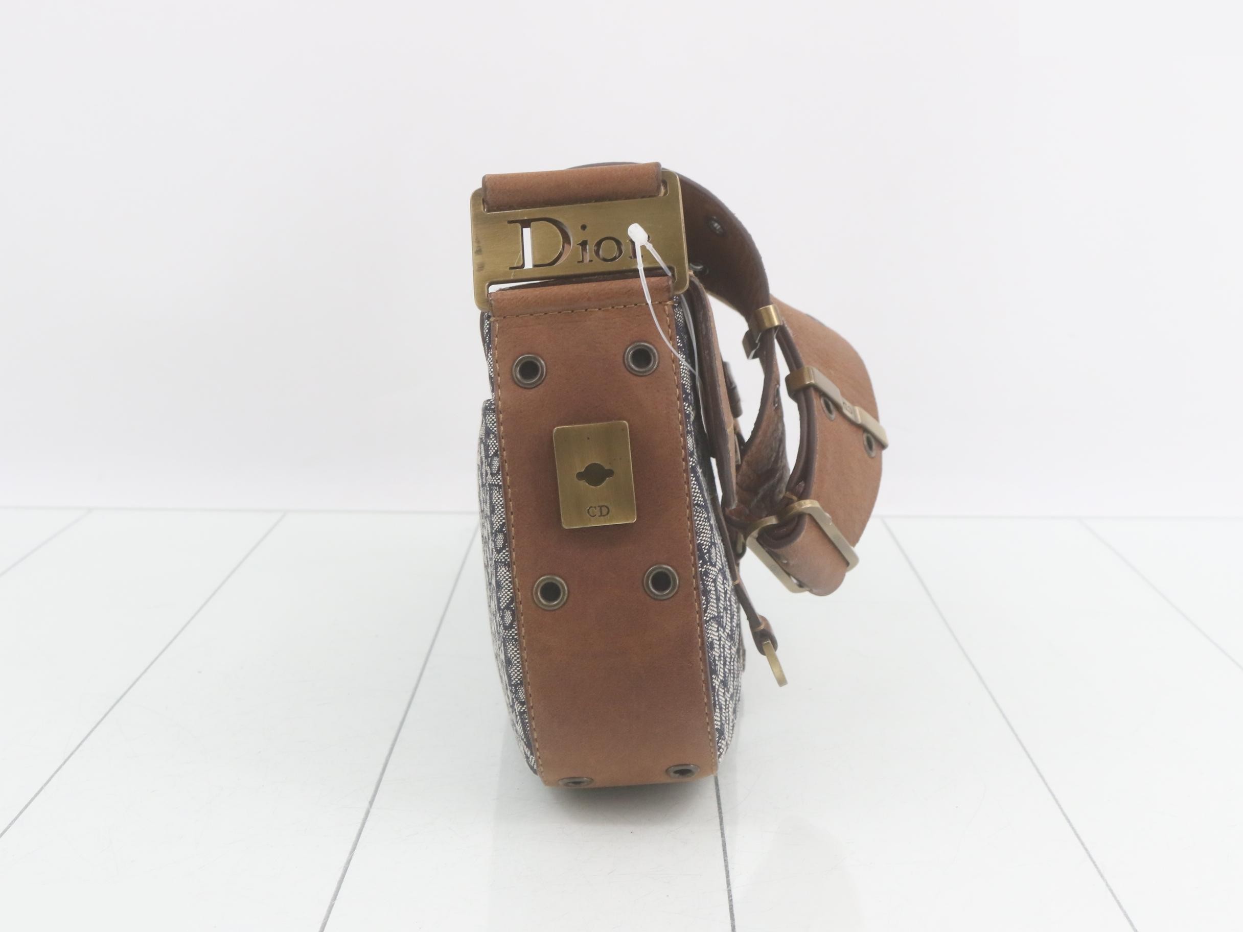 Trotter Street Chic One-Shoulder Bag — view 4