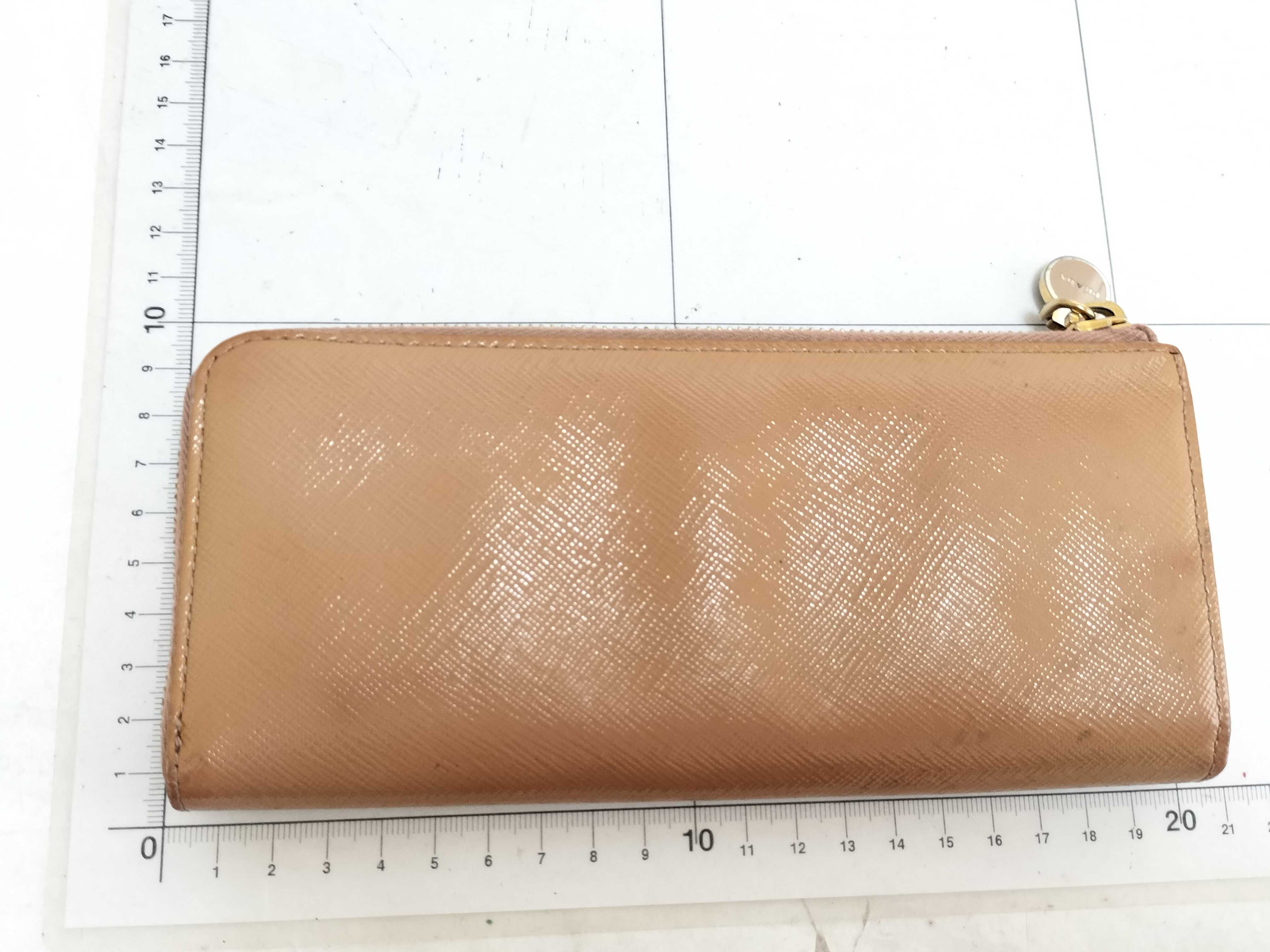 wallet — view 2