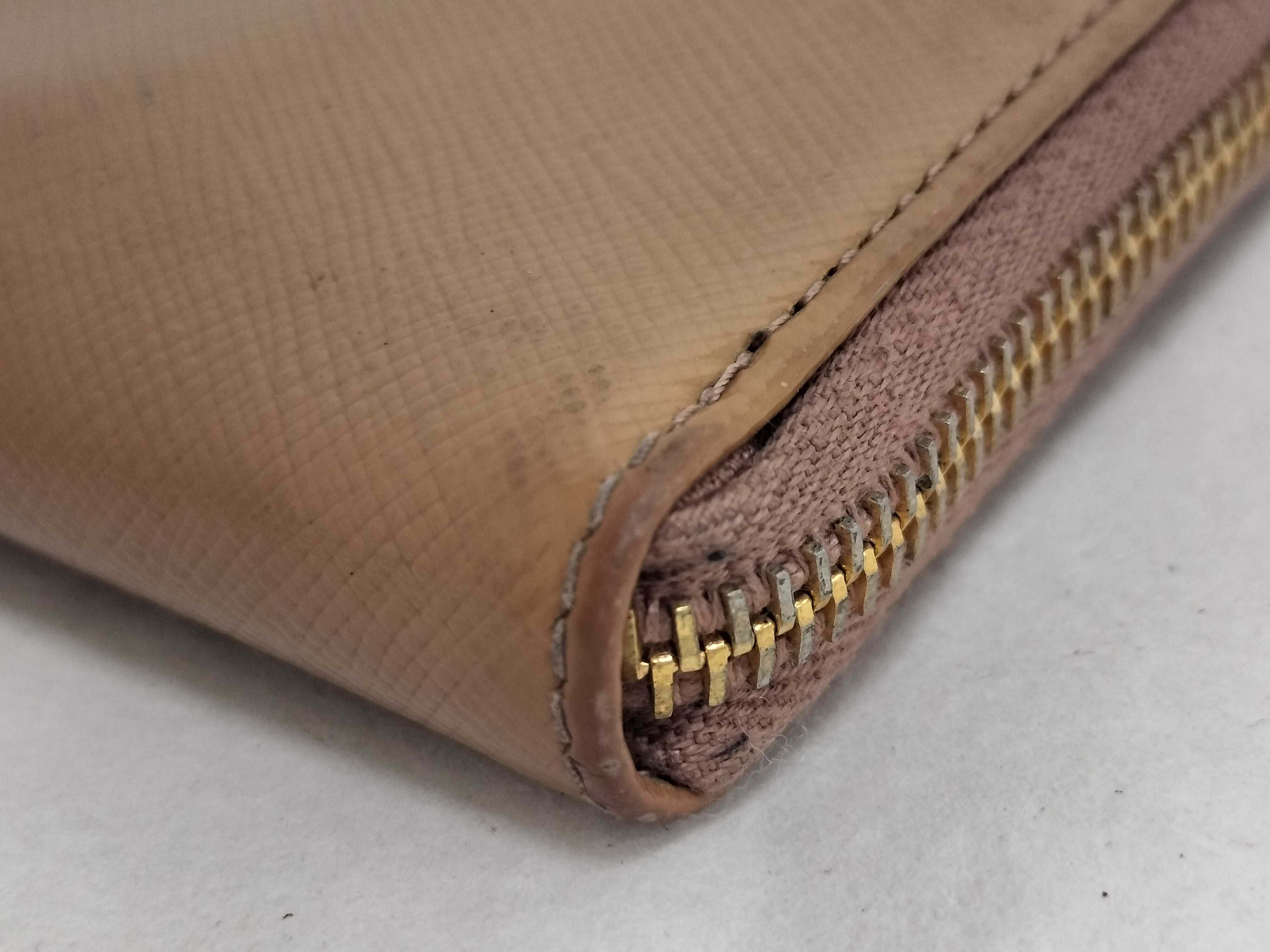 wallet — view 4